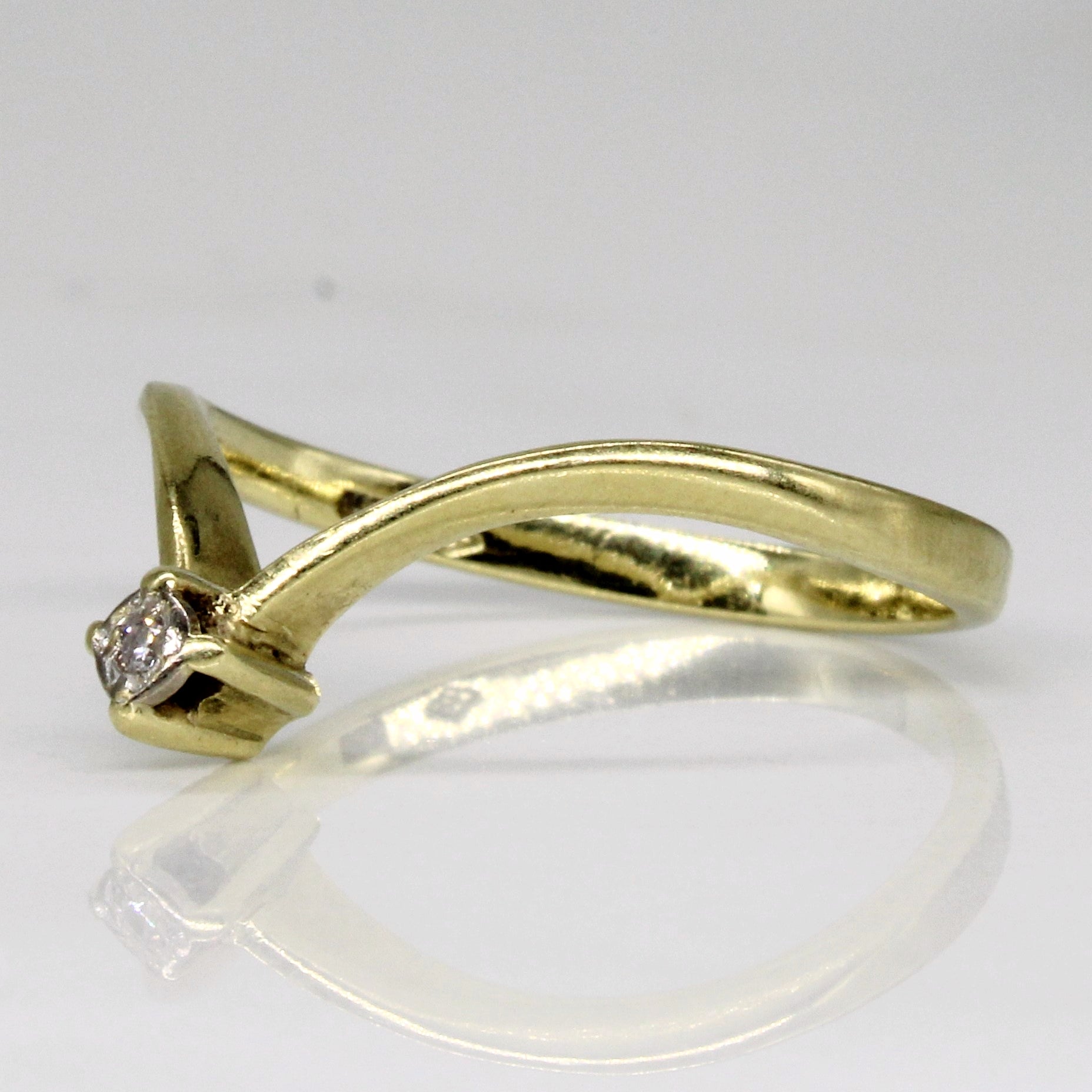 Diamond Chevron Ring | 0.01ct | SZ 6.5 |