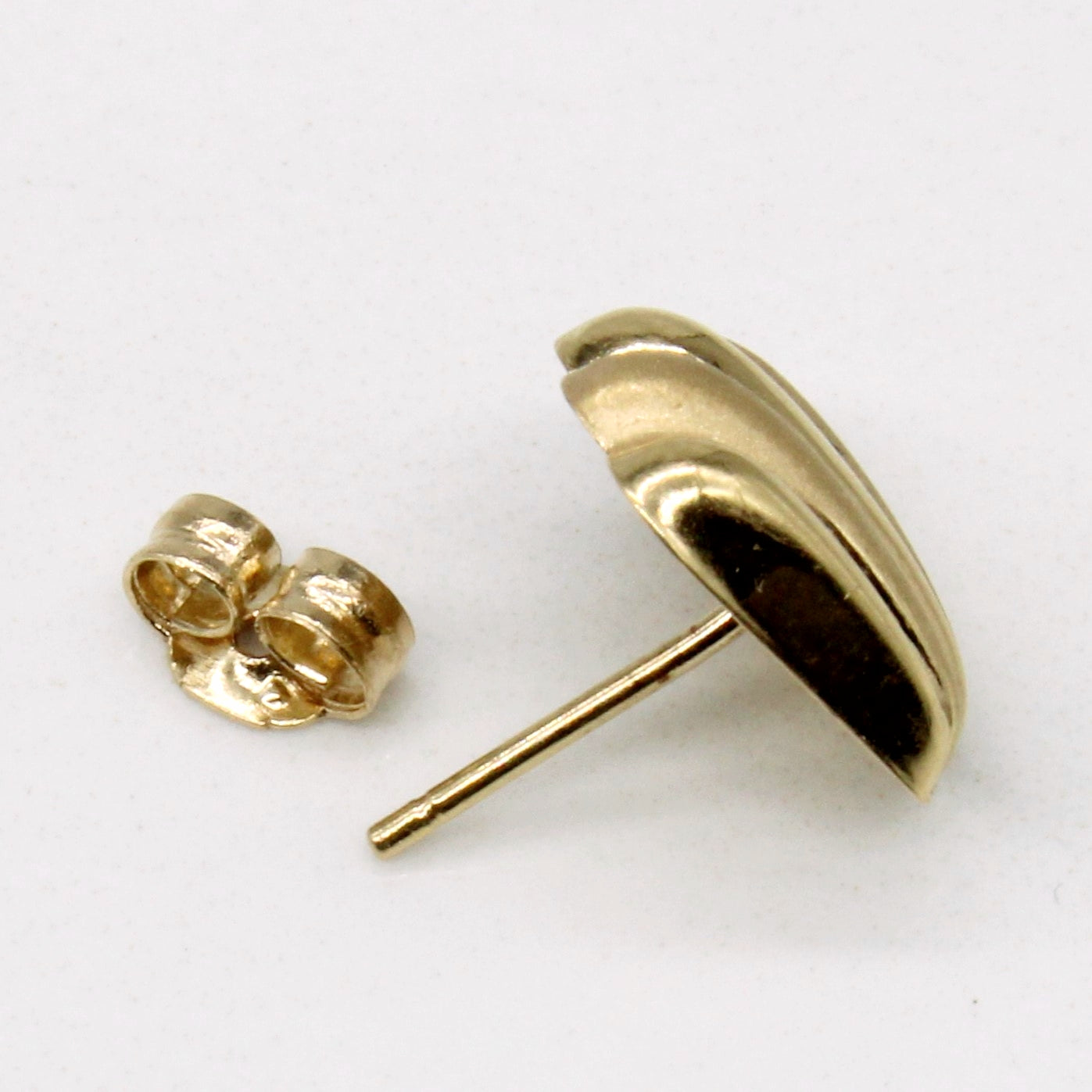 Boucles d'oreilles coquillage en or jaune 14 carats 