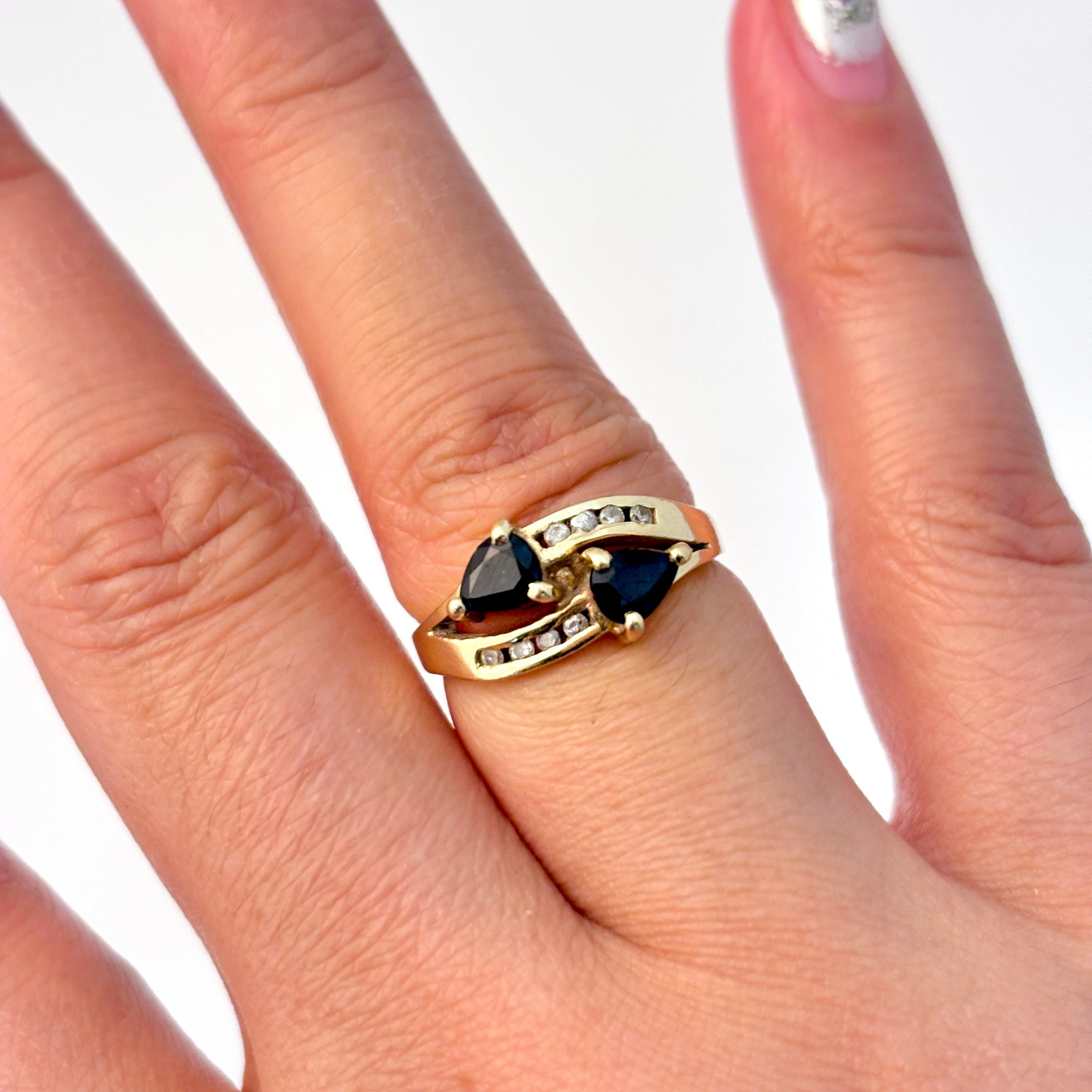 14k Yellow Gold Sapphire and Diamond Ring | 0.936ctw, 0.12ctw | SZ 6