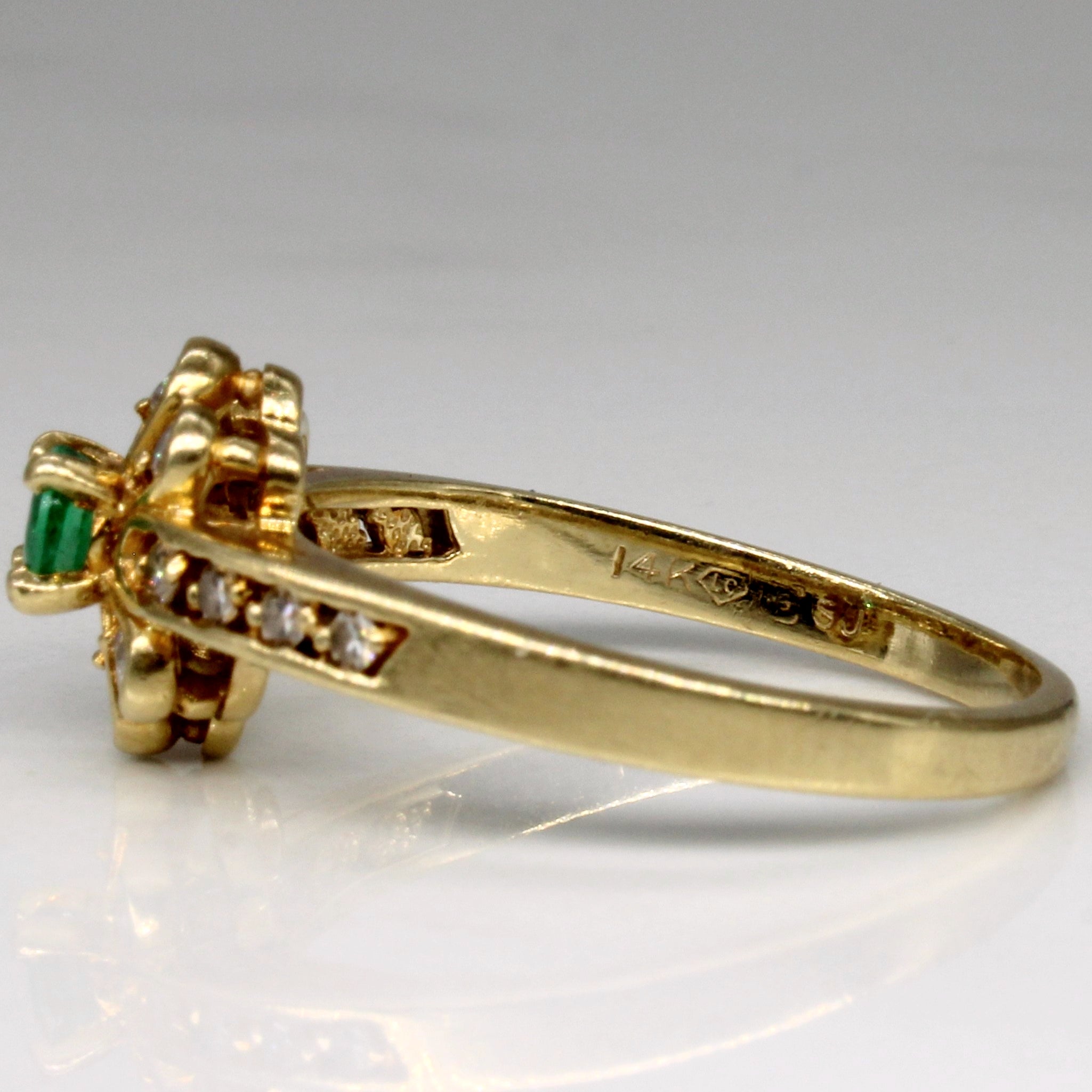 Bague en diamant et émeraude | 0,17 ct au total, 0,11 ct | Taille 8 | 