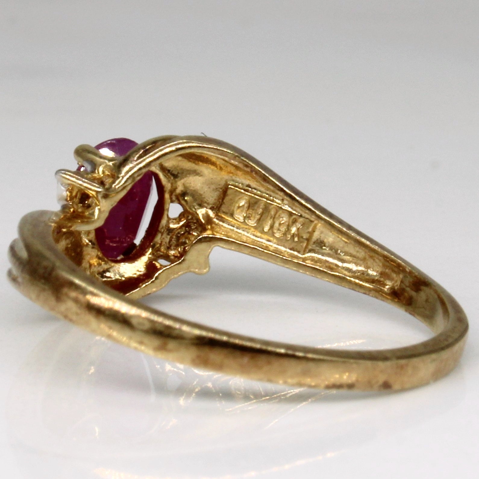 Ruby & Diamond Ring | 0.47ct, 0.01ctw | SZ 6 |