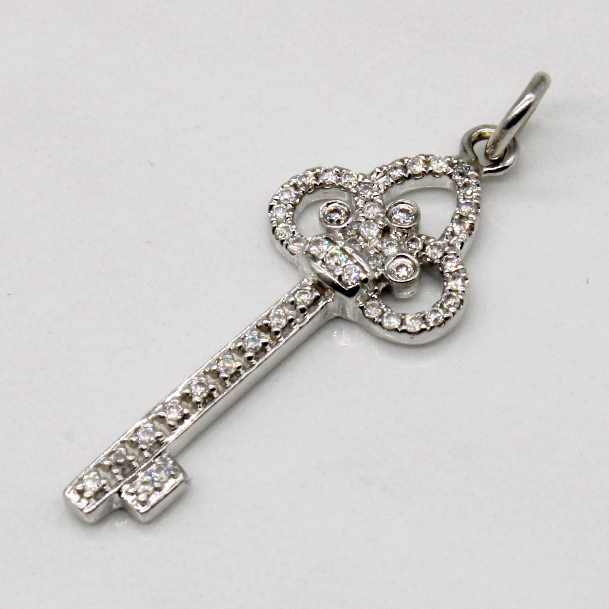 Diamond Key Pendant | 0.09ctw |