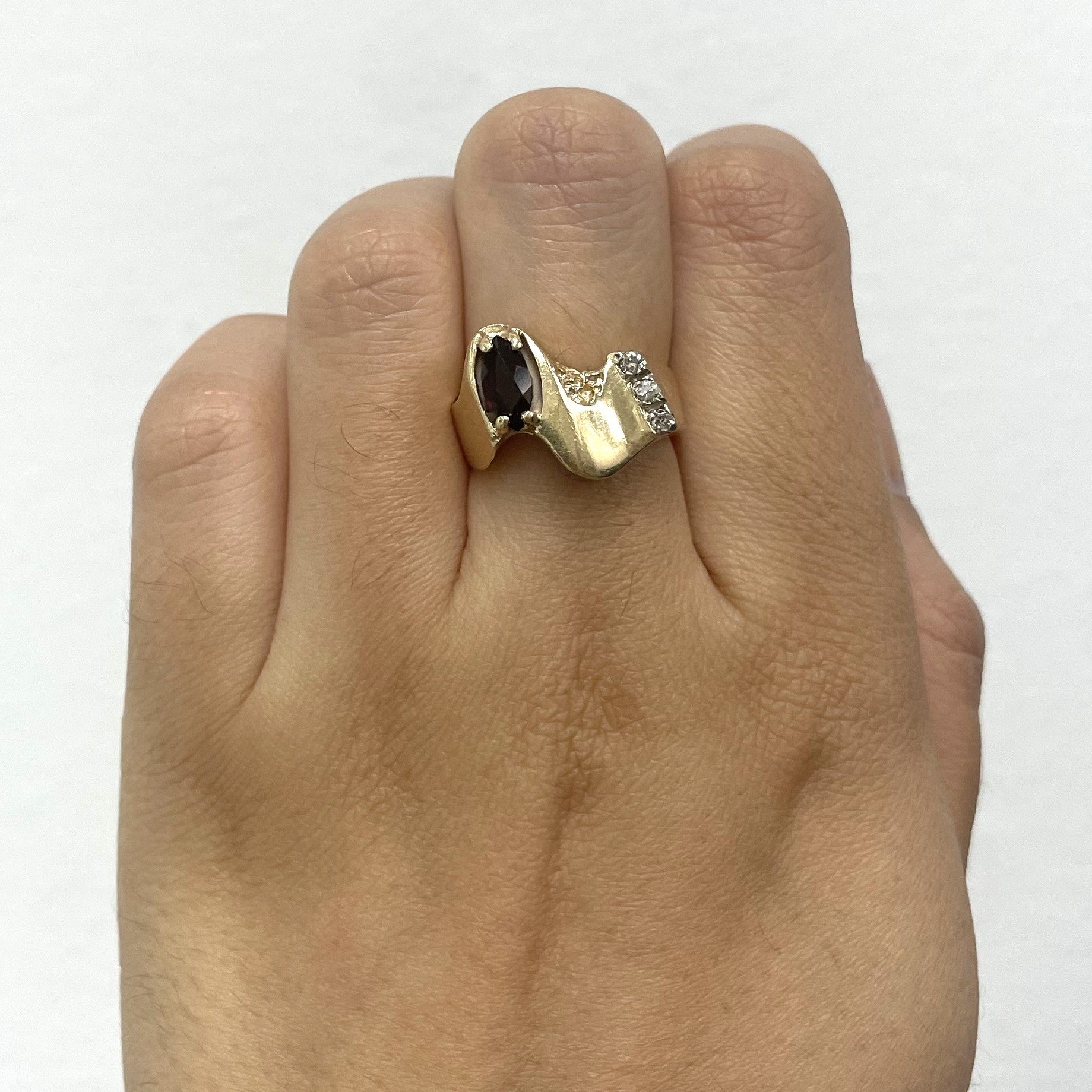 Garnet & Diamond Wave Gold Ring | 0.50ct | 0.07ctw | SZ 6.5 |