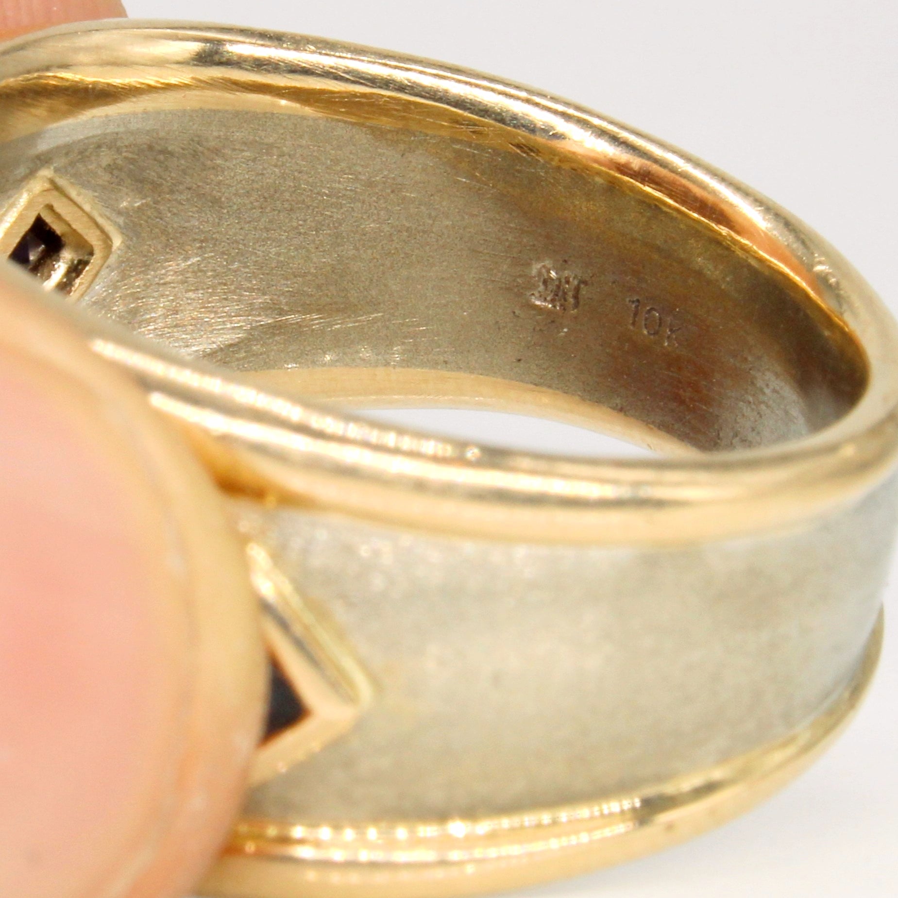 Bague en diamant et saphir | 0,70 ct, 0,18 ct | Taille 12 | 