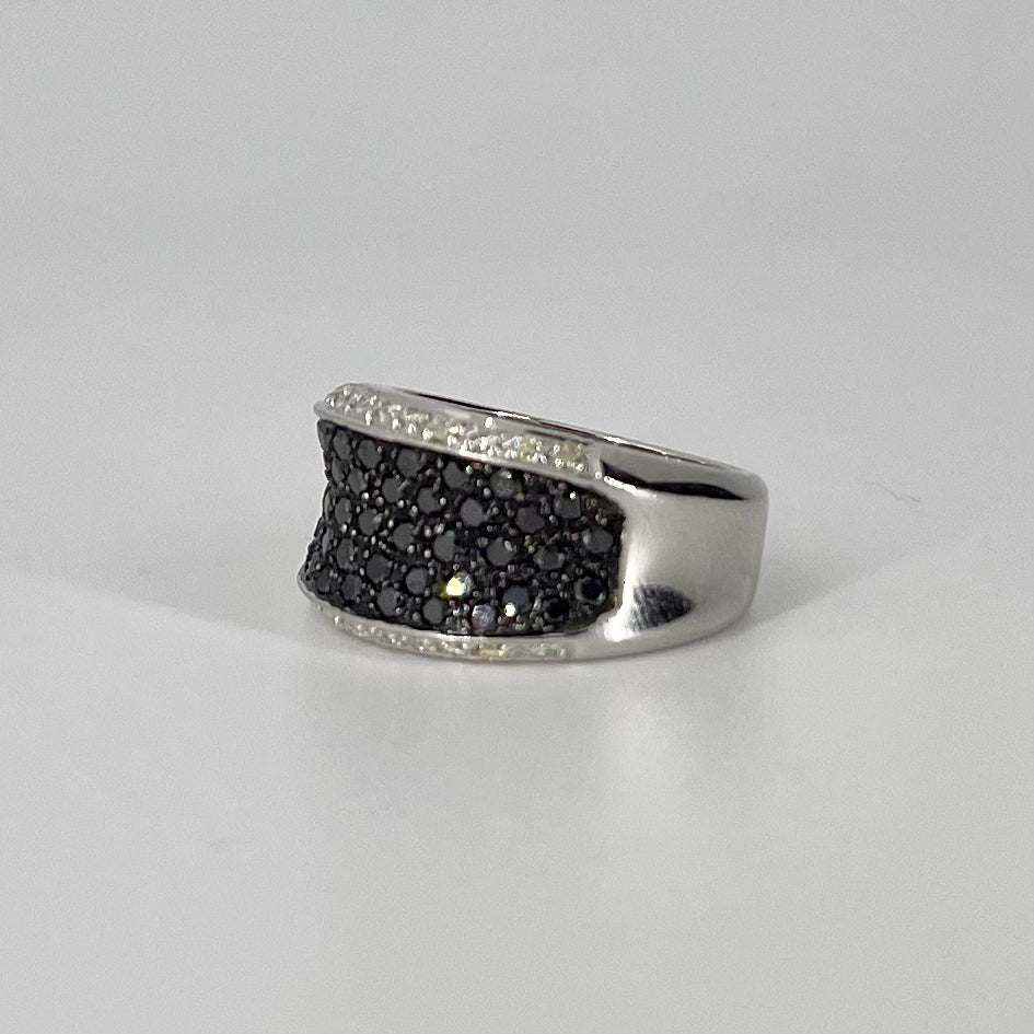 Black and Near Colourless Diamond Ring | 0.95 cwt | SZ 6