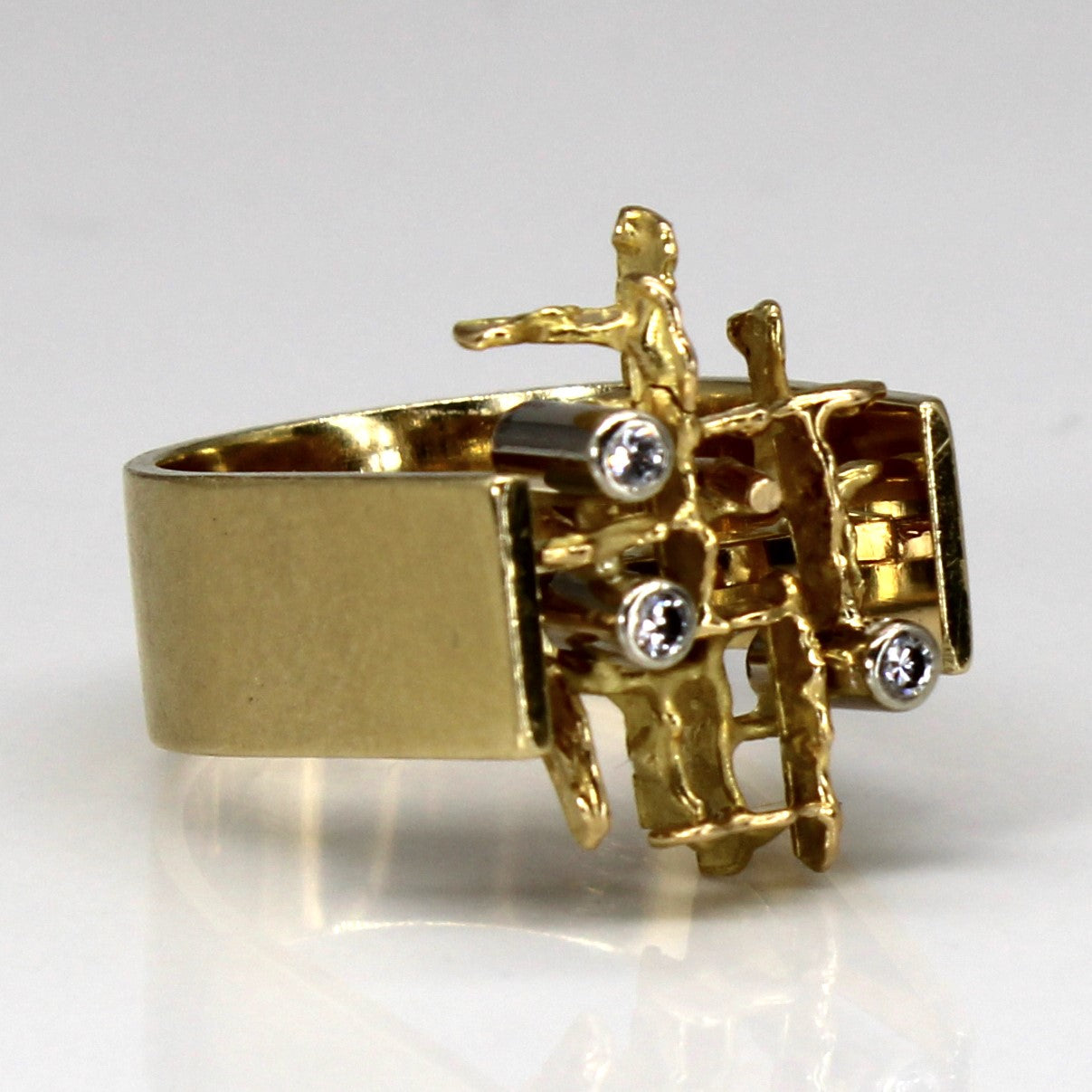 Bezel Set Diamond Textured Gold 18k Ring | 0.12ctw | SZ 6.75 |