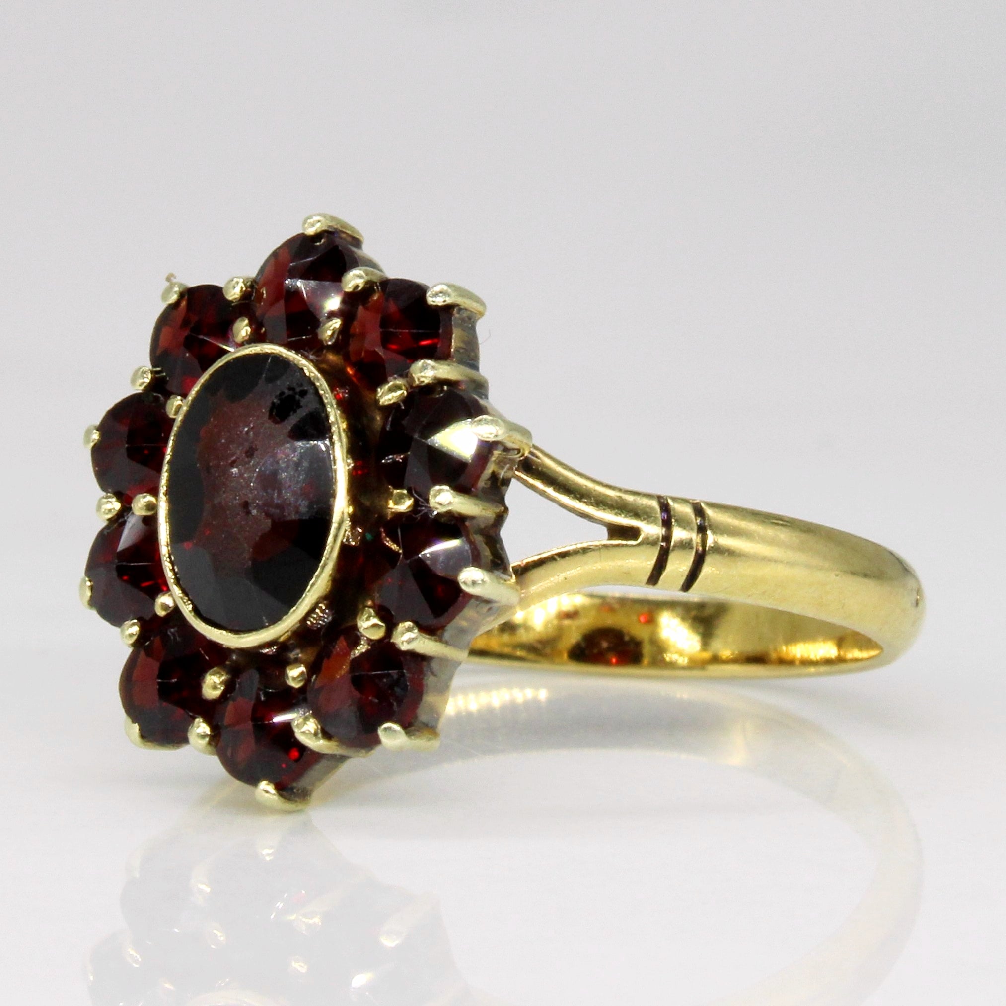 Garnet Cocktail Ring | 1.50ctw | SZ 7.25 |