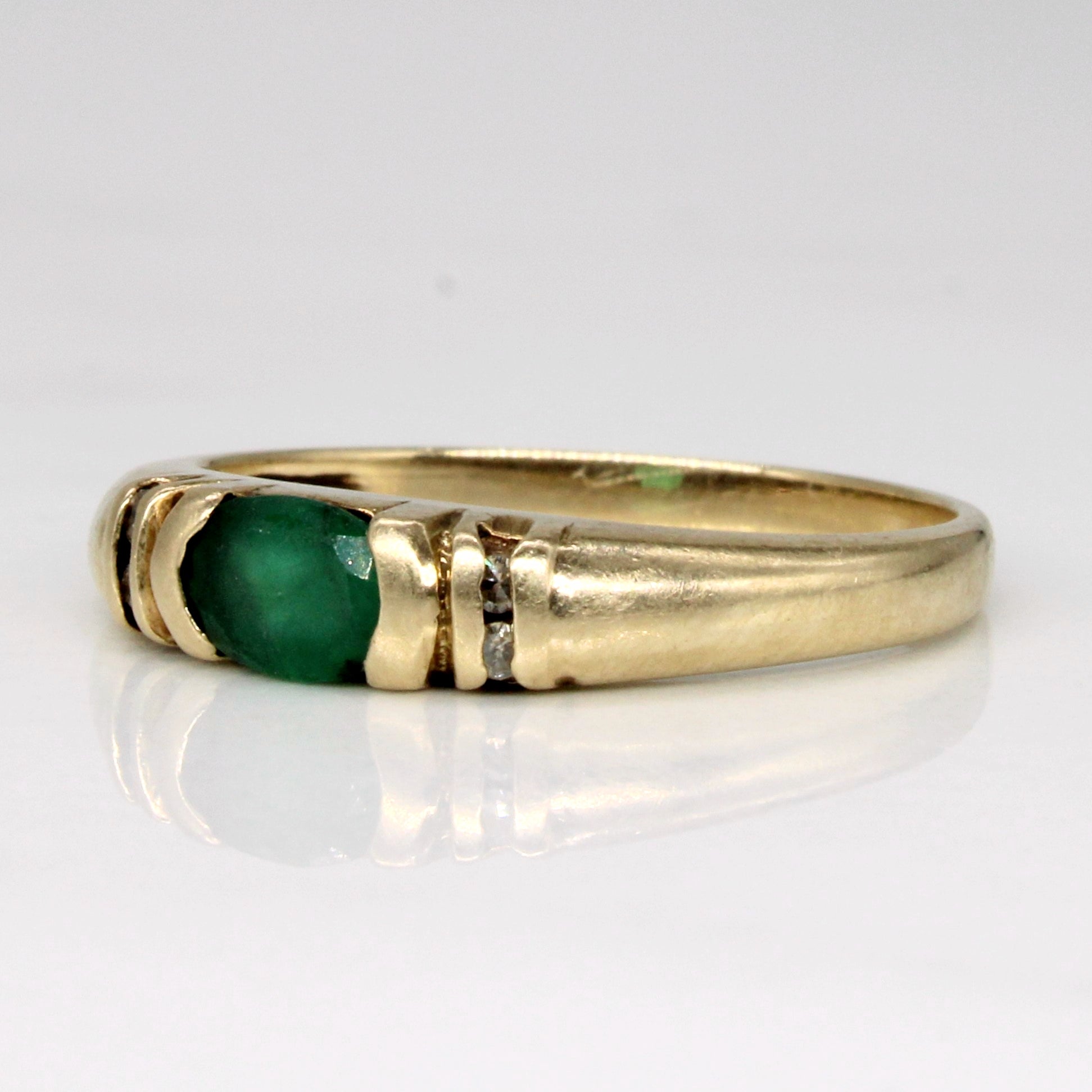 Emerald & Diamond Ring | 0.30ct, 0.04ctw | SZ 6.75 |