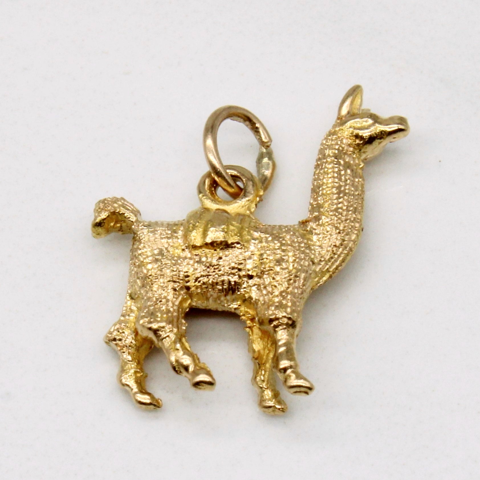 18k Yellow Gold Lamma Pendant