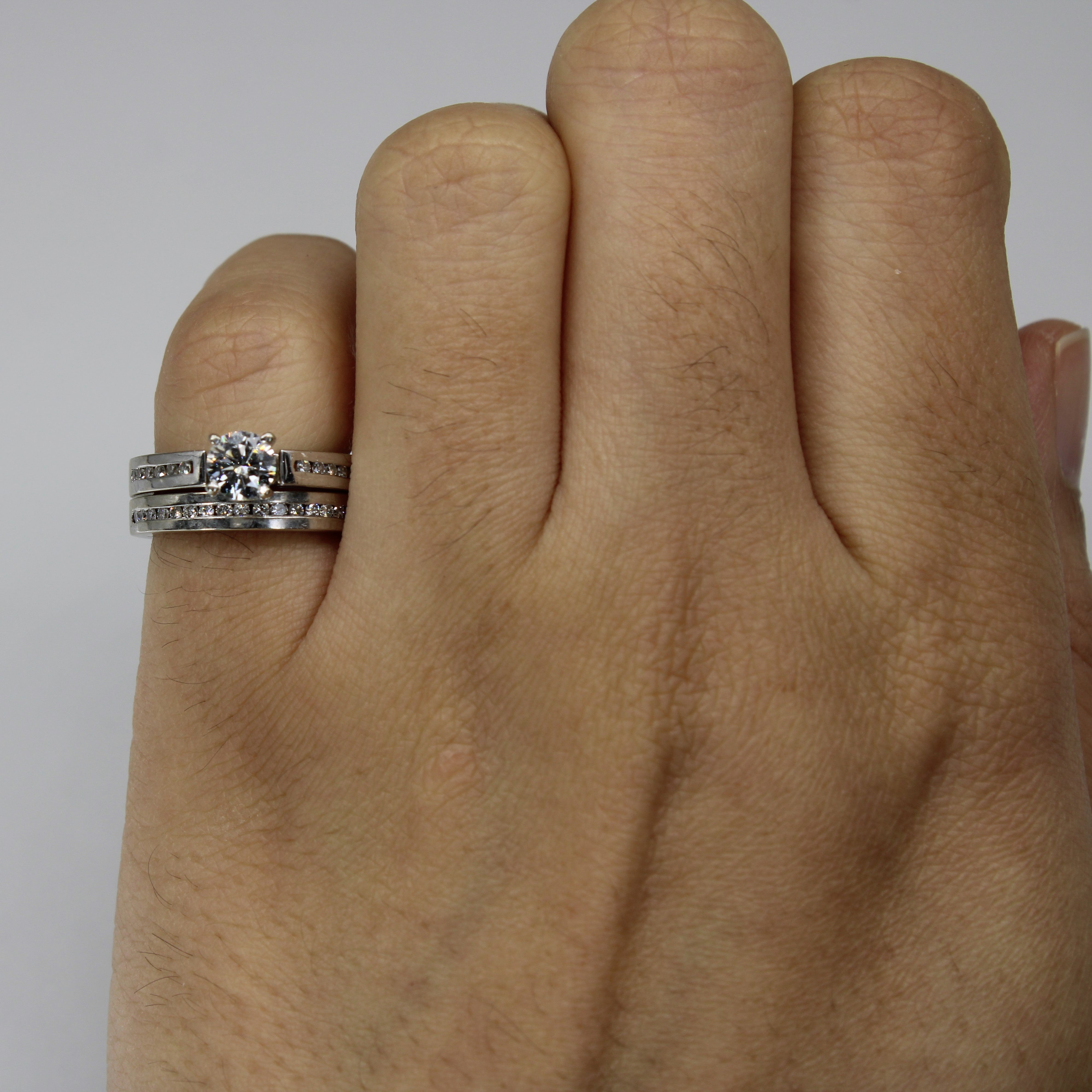 Bague de fiançailles solitaire en or 14 carats avec diamants d'accent | 0,79 ct | Taille 4 |
