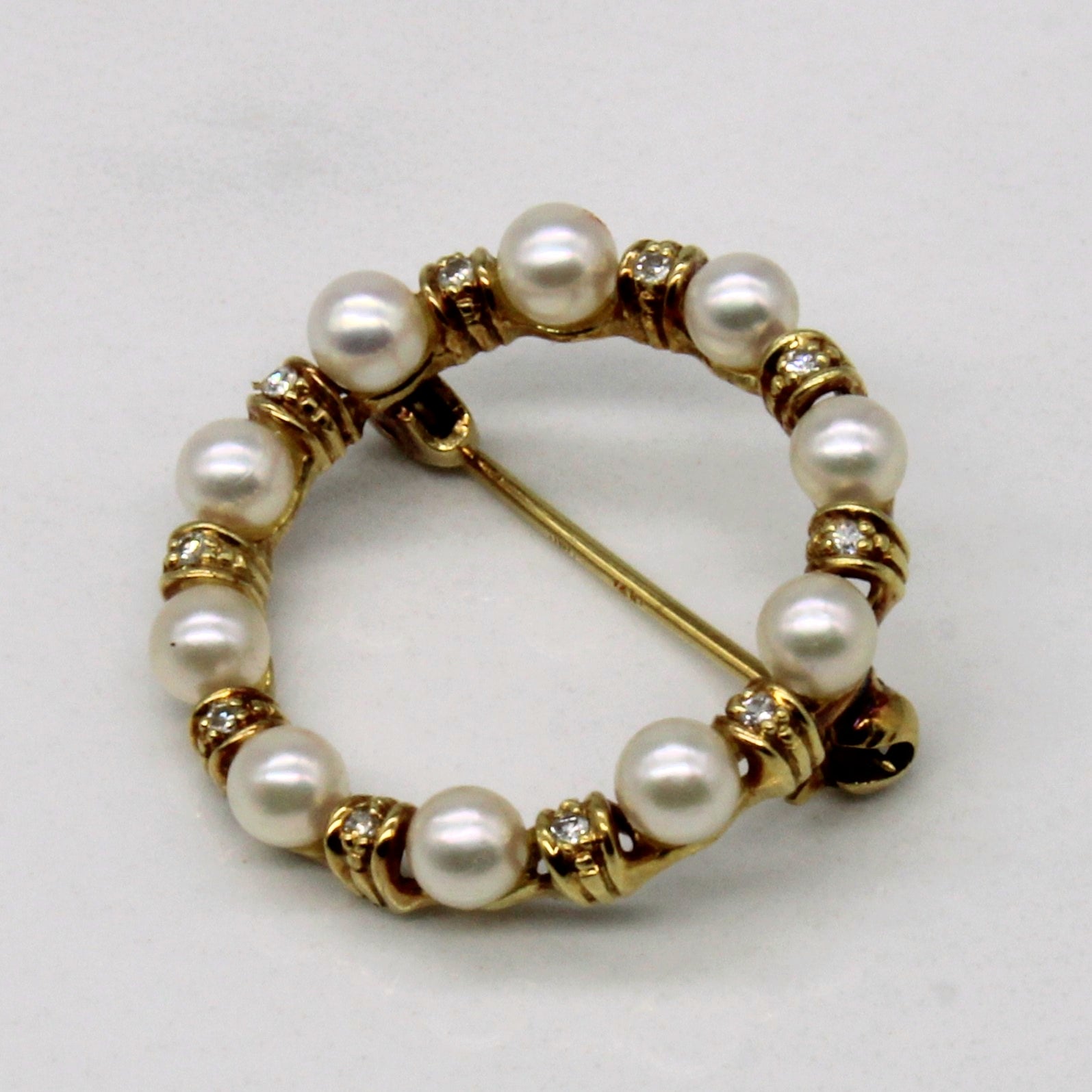 Diamond & Pearl Brooch | 0.07ctw |