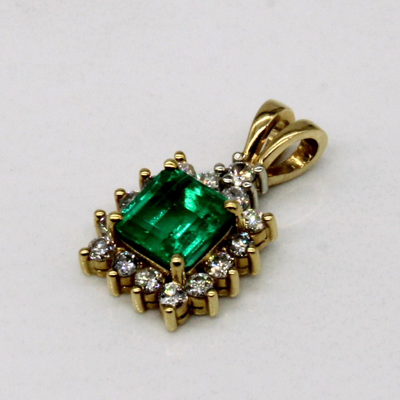 Emerald & Diamond Pendant | 1.02ct, 0.40ctw |