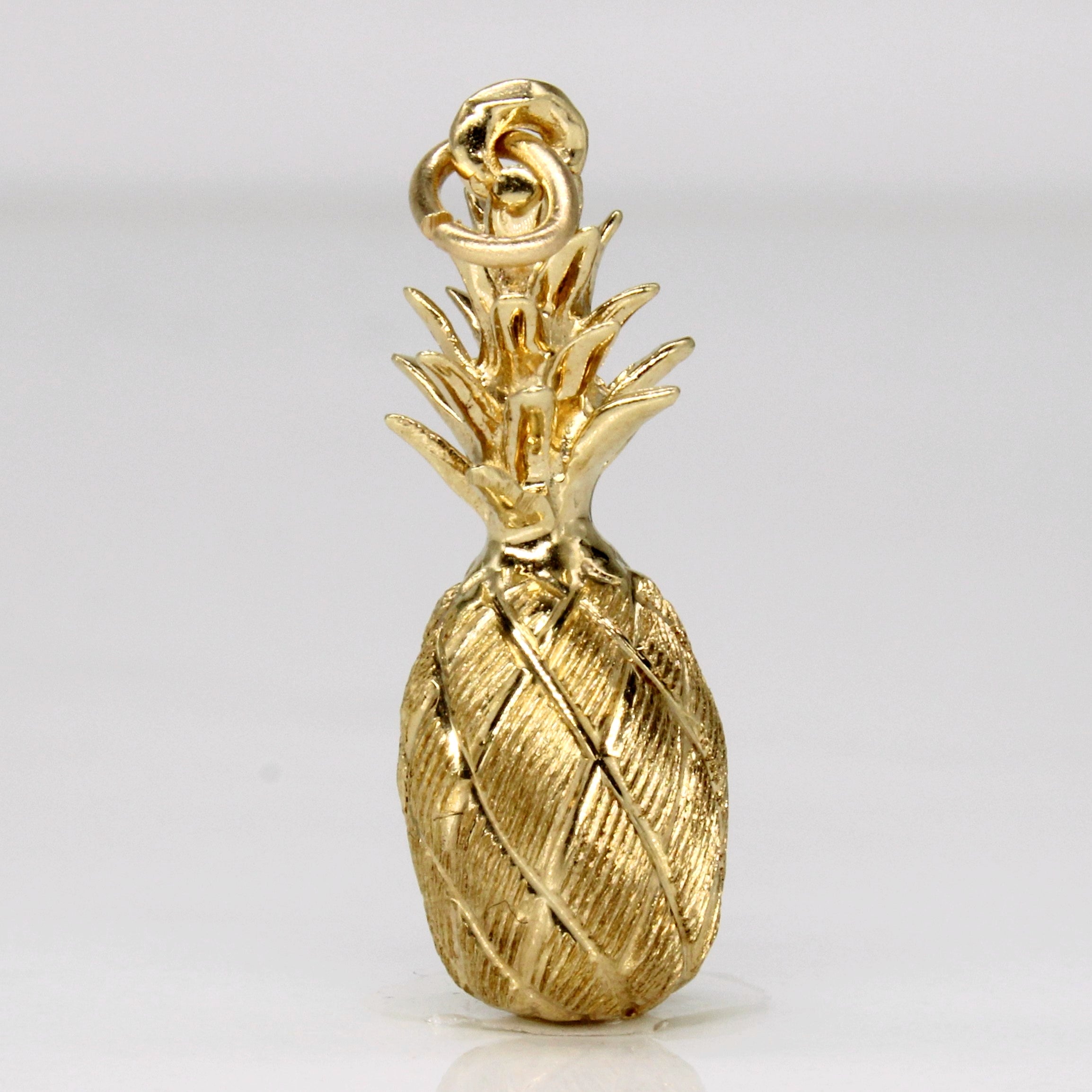 14k Yellow Gold Pineapple Pendant