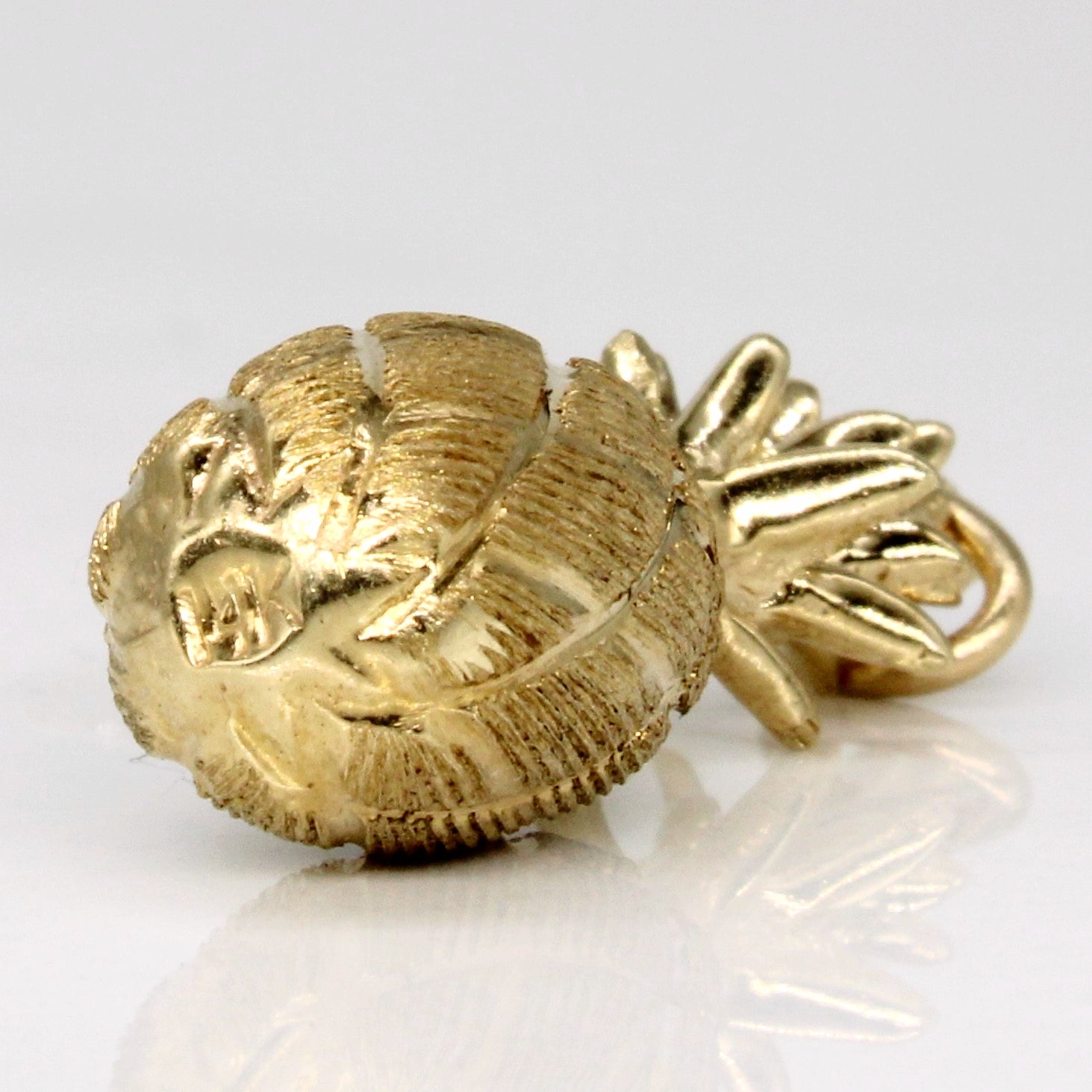 14k Yellow Gold Pineapple Pendant