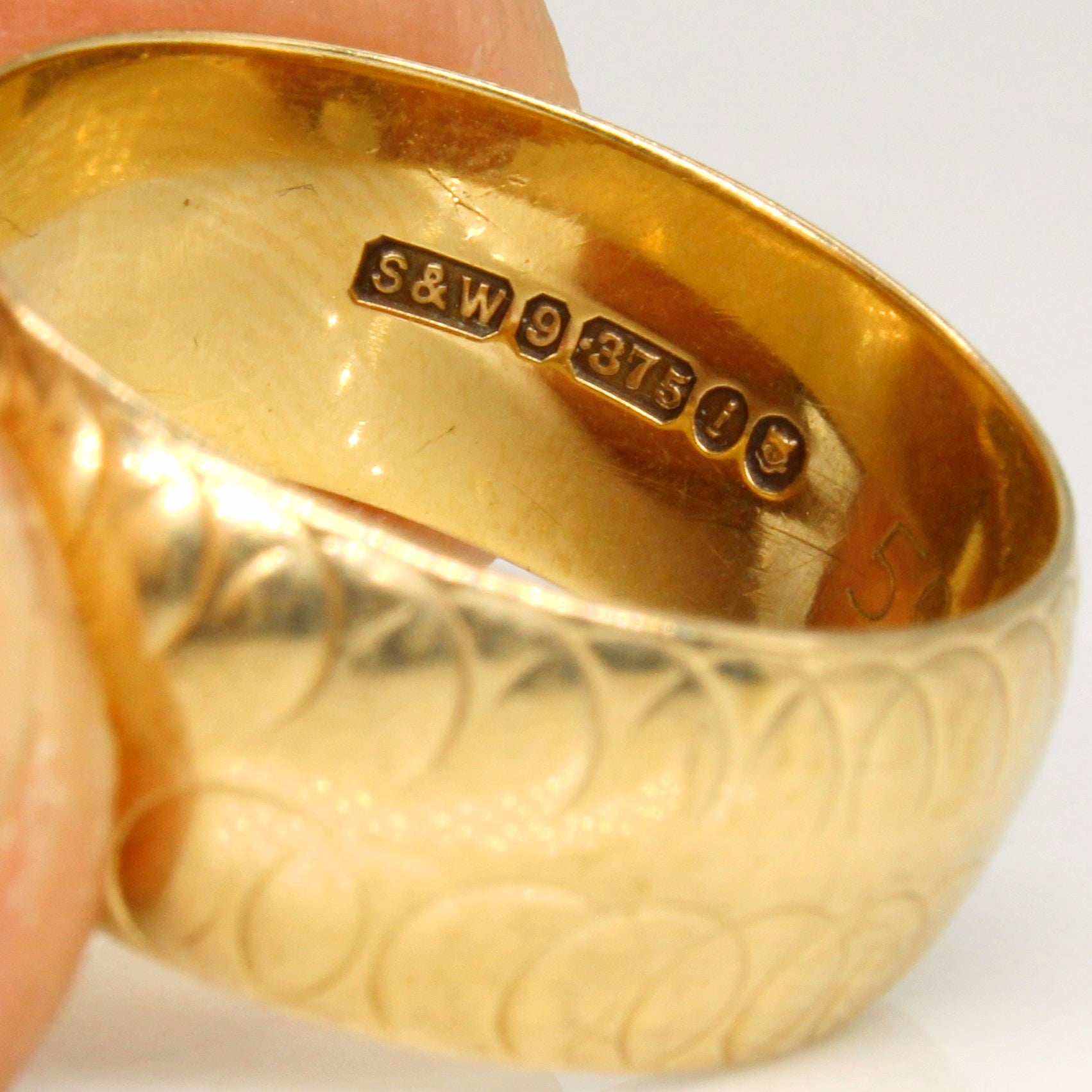 1964 London 9k Yellow Gold Band | SZ 7.75 |
