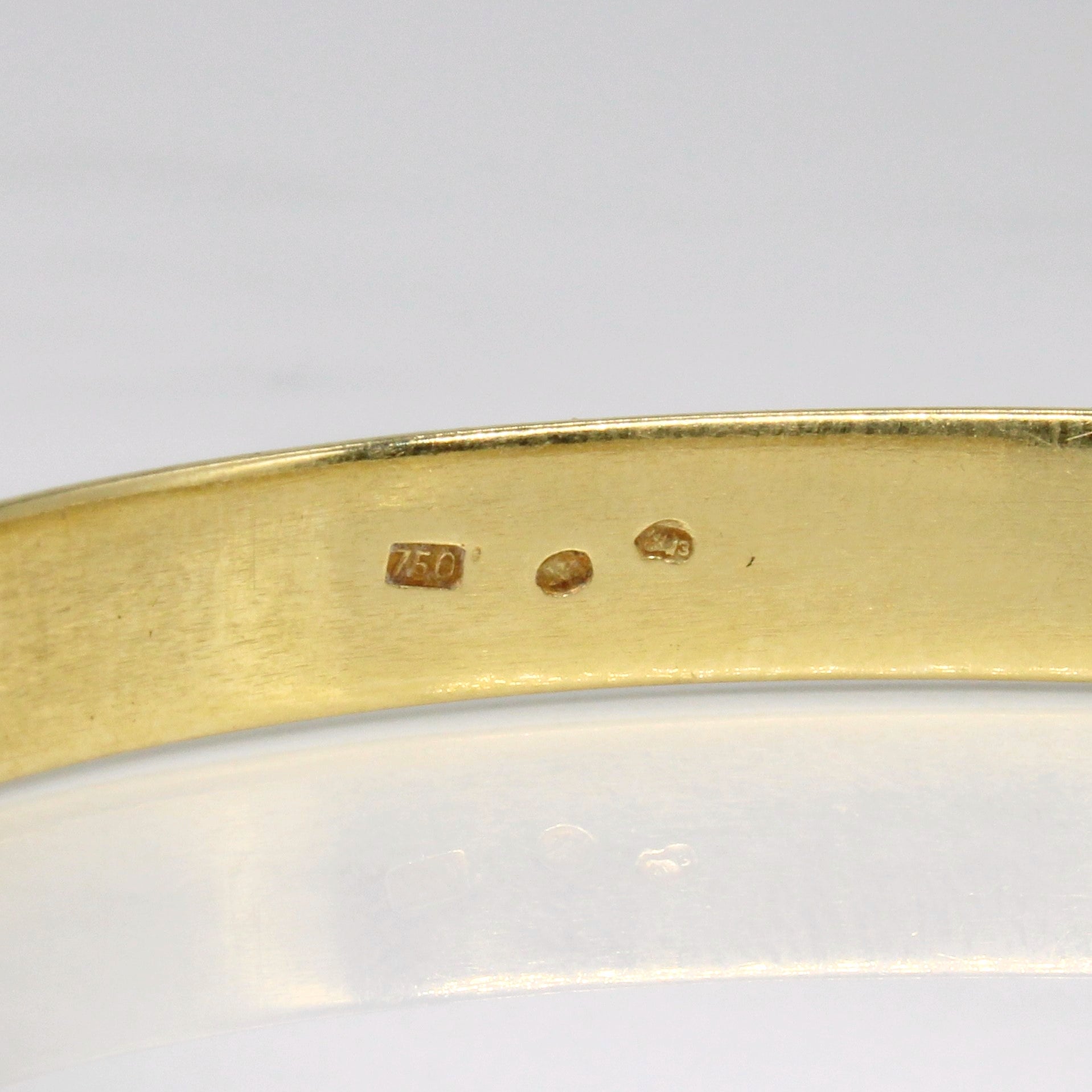Austrian Hallmarked 18k Yellow Gold Bangle 7"