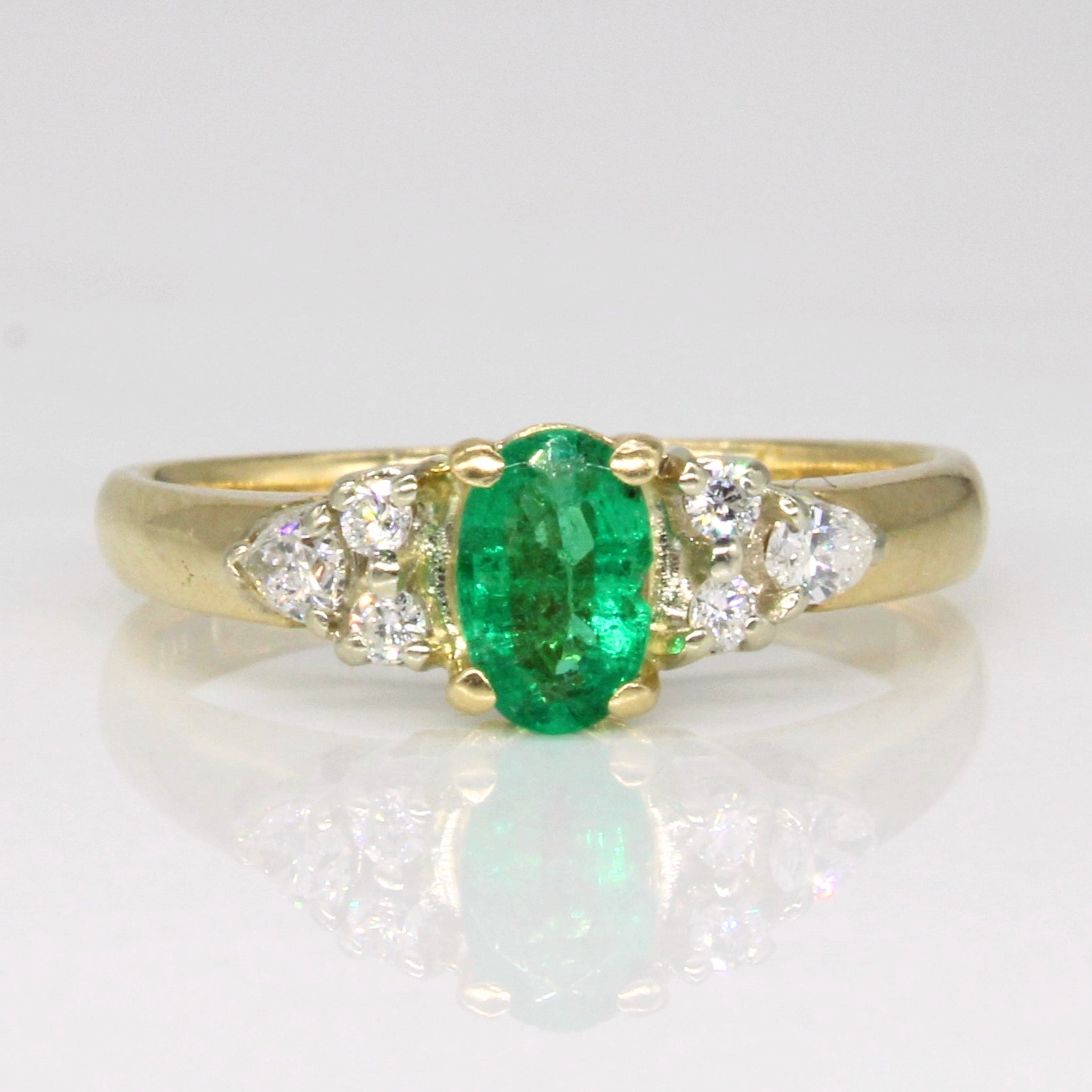 Bague émeraude et diamants | 0,30 ct, 0,21 ct au total | Taille 5,75 | 