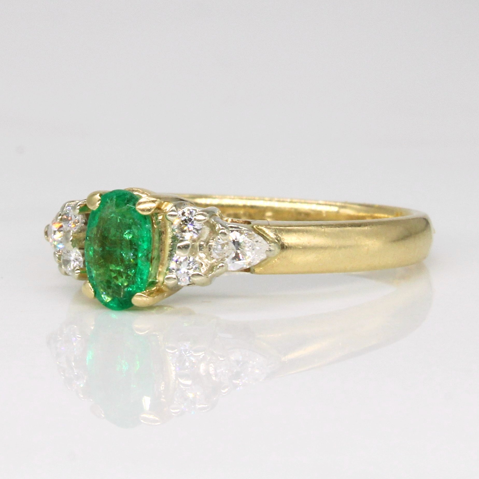 Emerald & Diamond Ring | 0.30ct, 0.21ctw | SZ 5.75 |