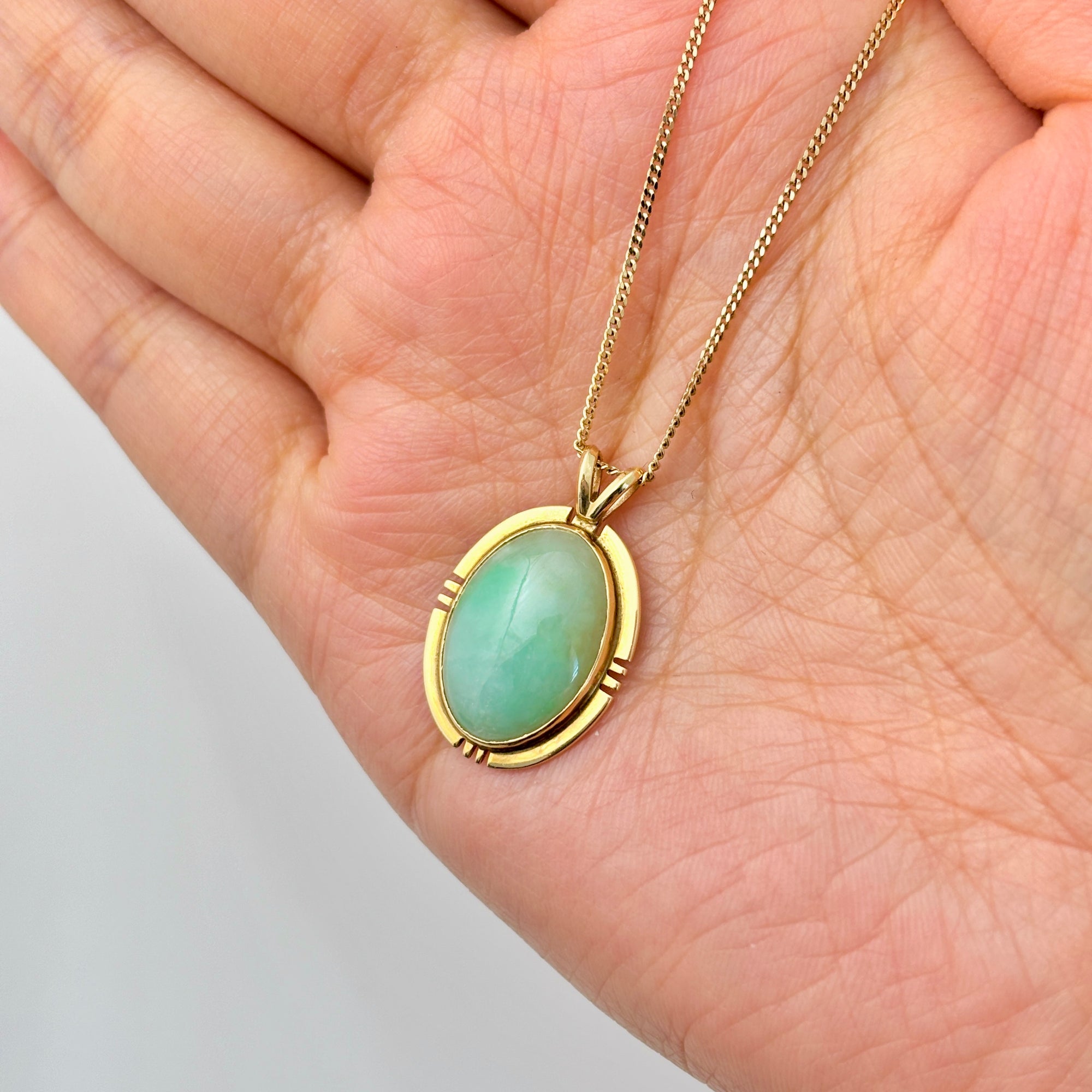 14k Yellow Gold Light Green Jadeite Necklace | 16