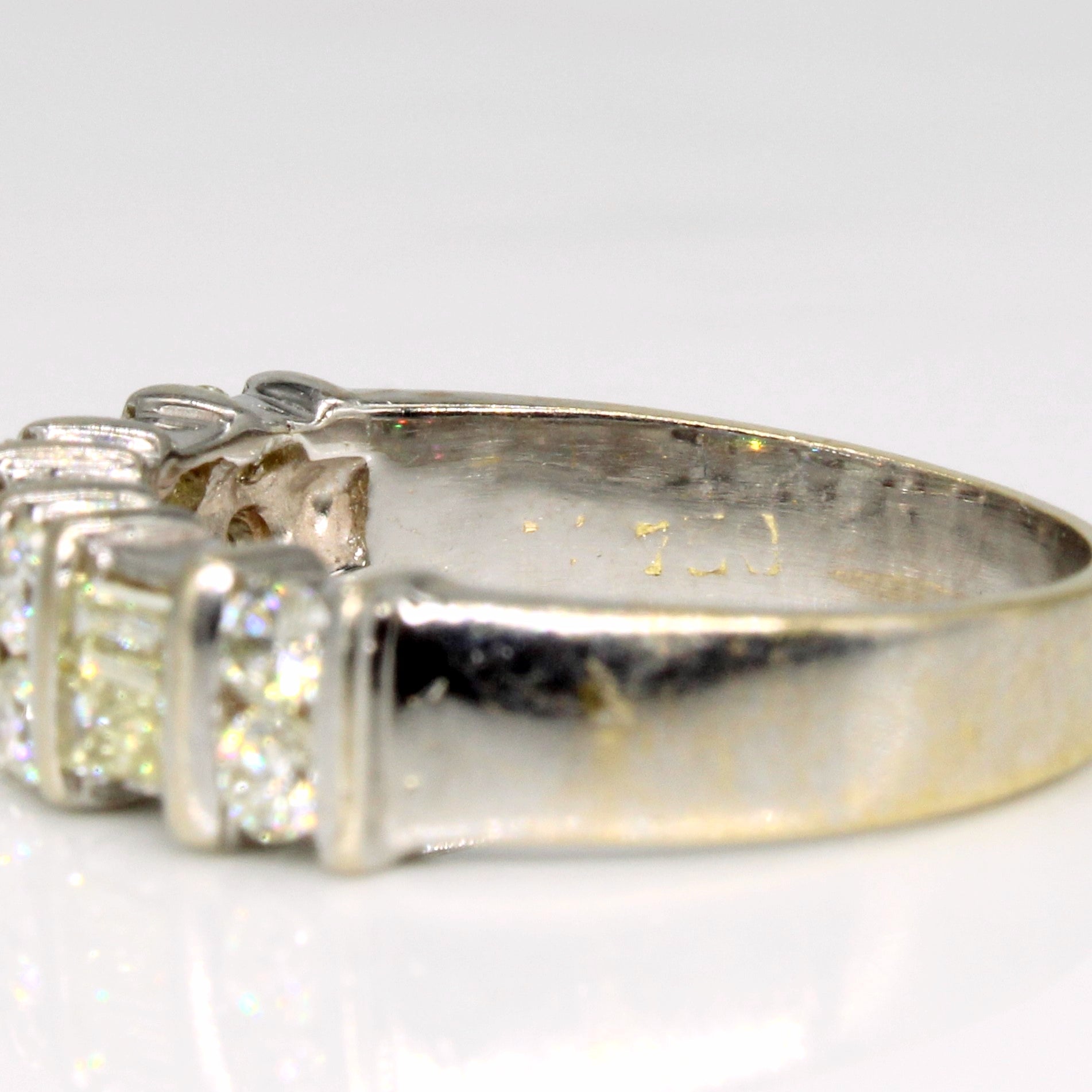 Diamond Ring | 0.76ctw | SZ 6.5 |