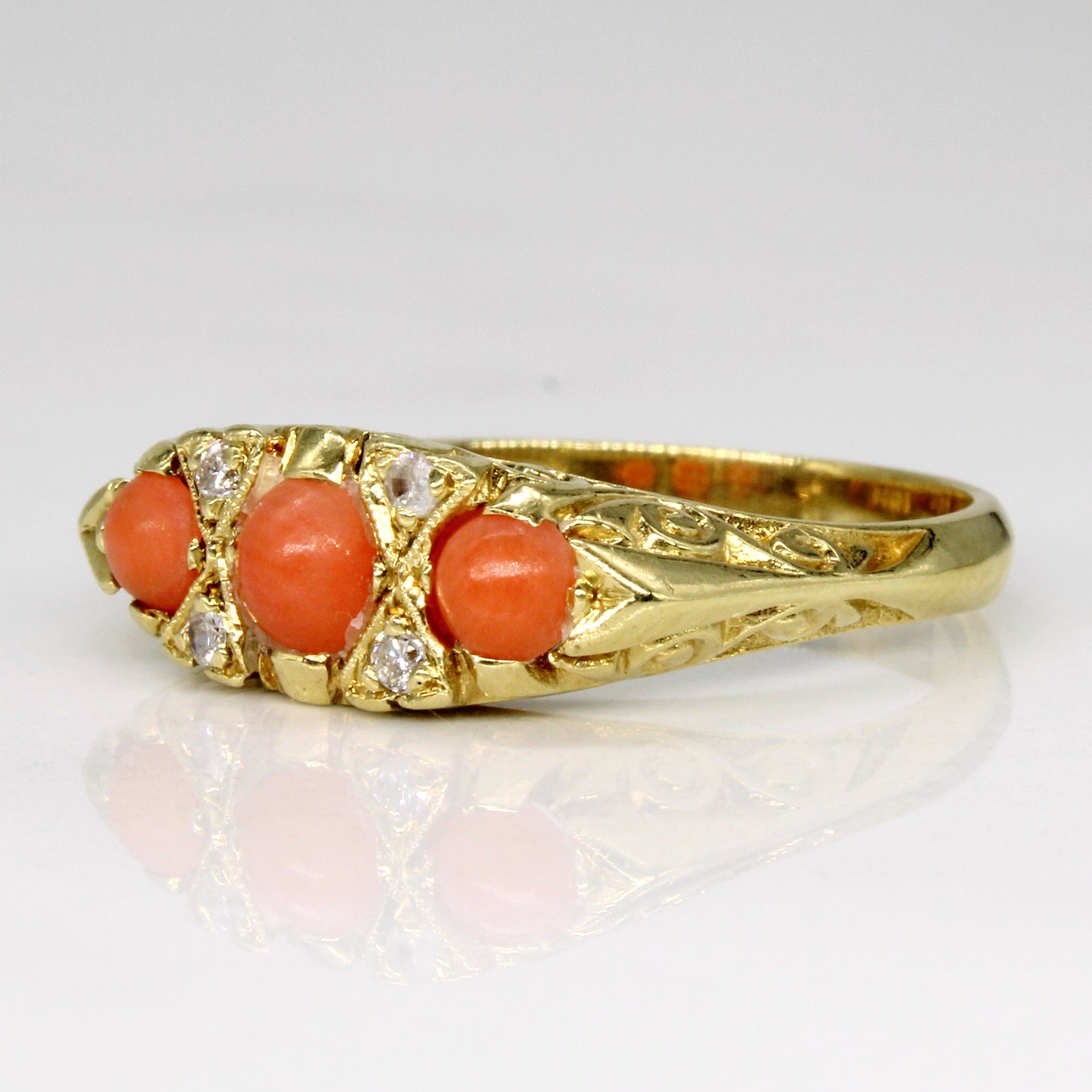 1982 London Coral & Diamond Ring | 0.60ctw, 0.04ctw | SZ 7.25 |