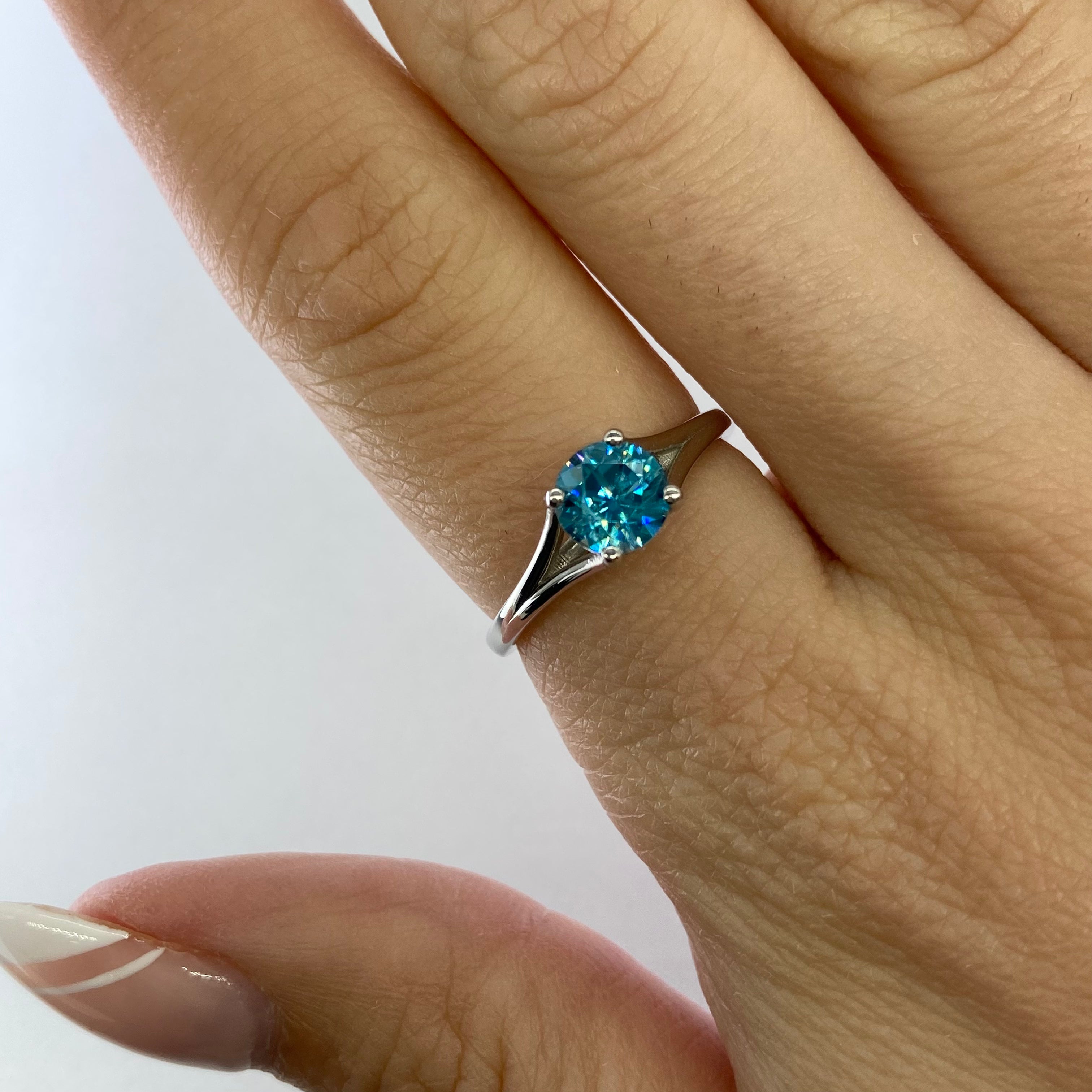 '100 Ways' Split Shank Platinum Blue Zircon Ring | 1.75ct | SZ 6.5 |