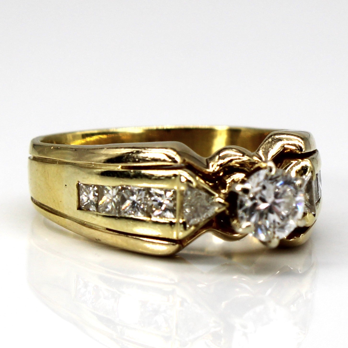 Solitaire with Accents Diamond Ring | 1.00ctw | SZ 6 |