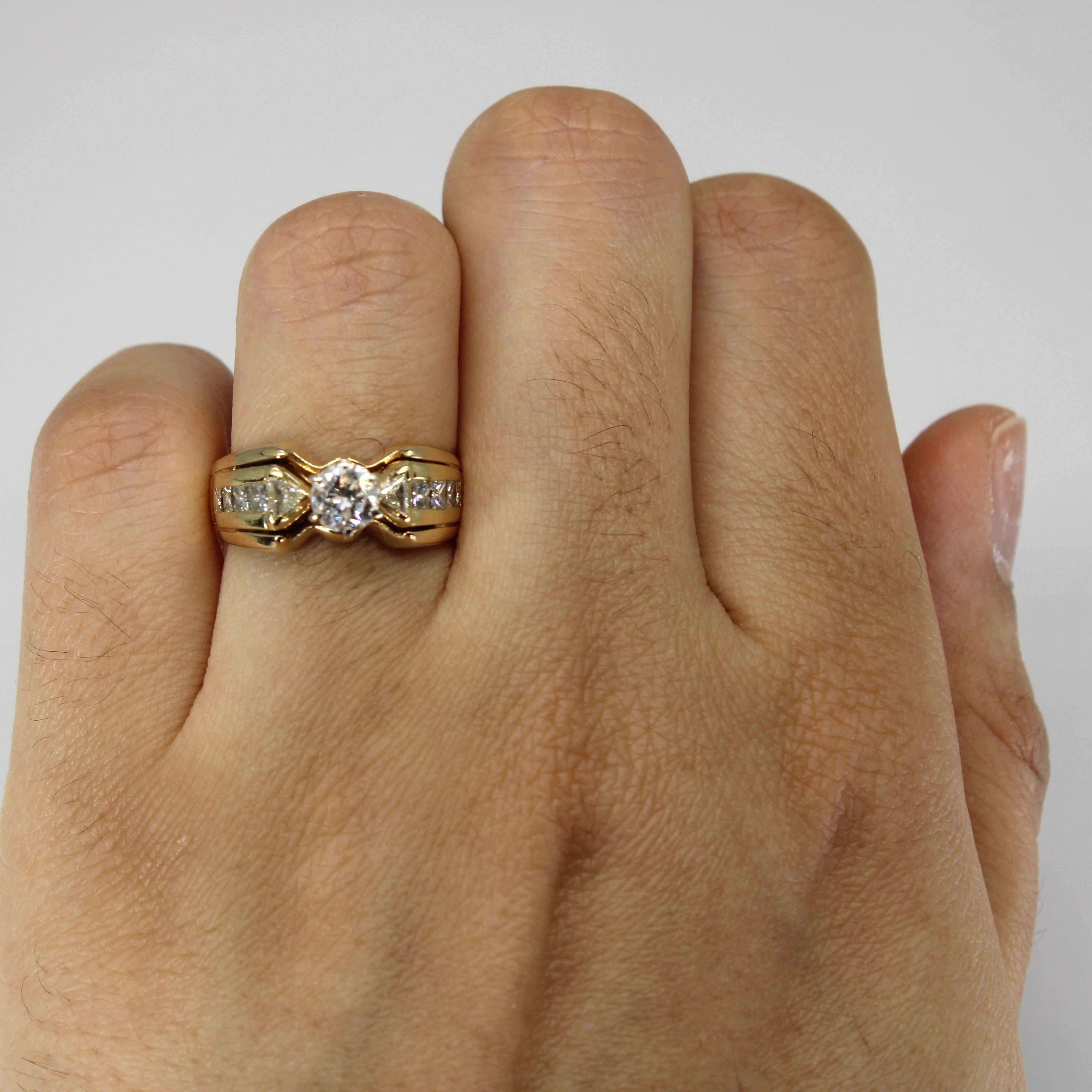 Solitaire with Accents Diamond Ring | 1.00ctw | SZ 6 |