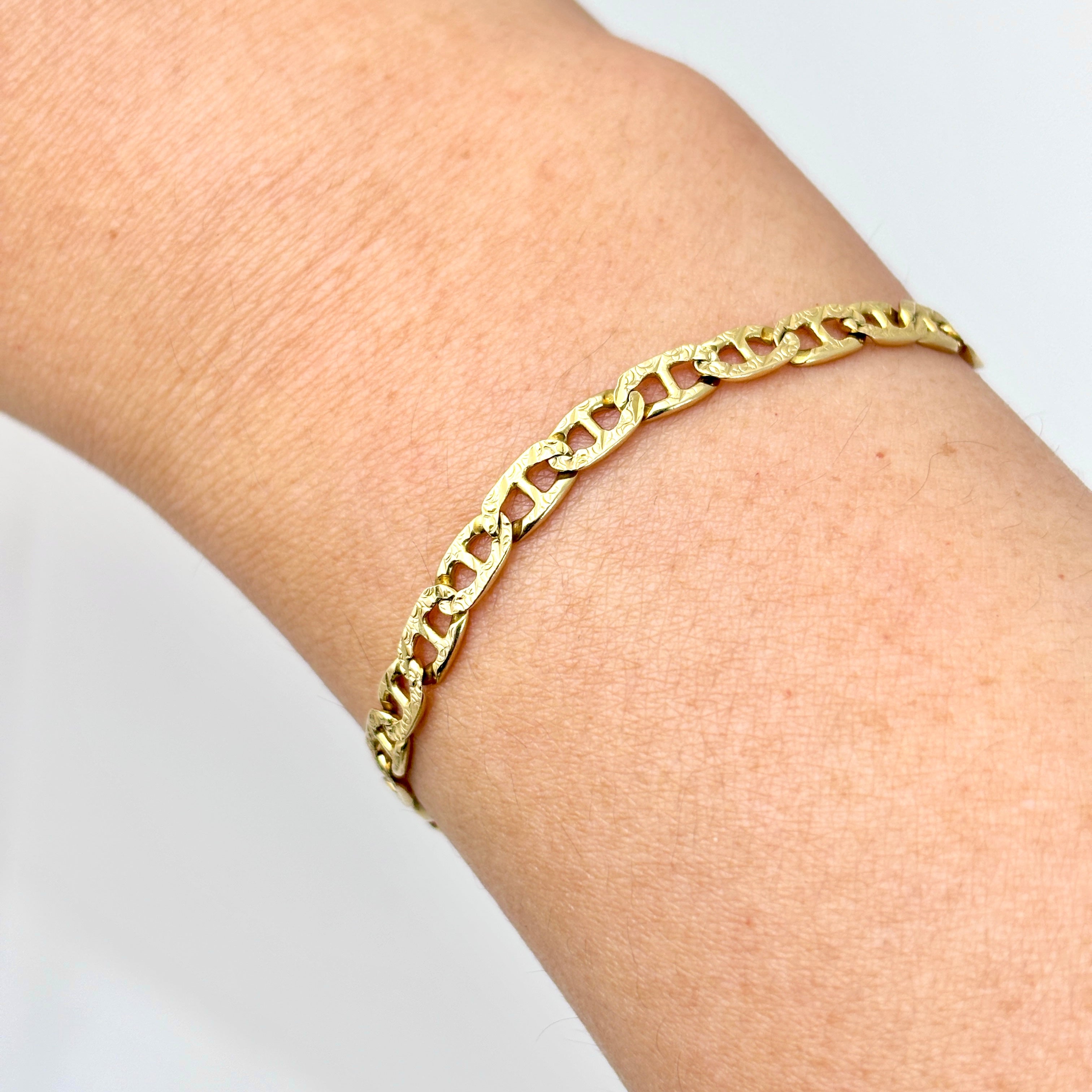 14k Yellow Gold Anchor Chain Bracelet | 8"