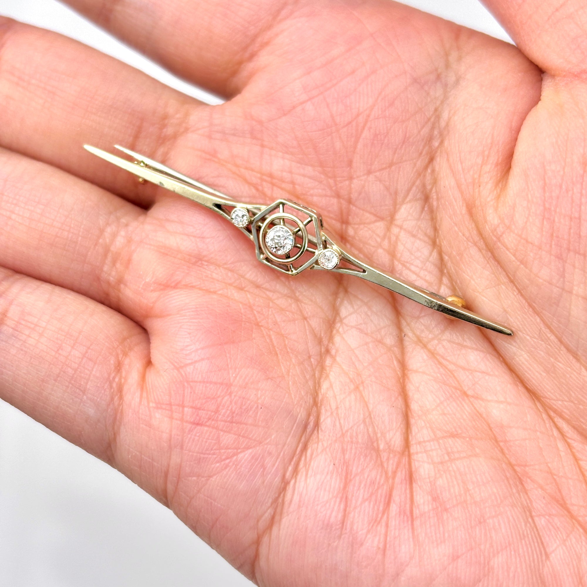 Edwardian Era Diamond Brooch | 0.12 ct |