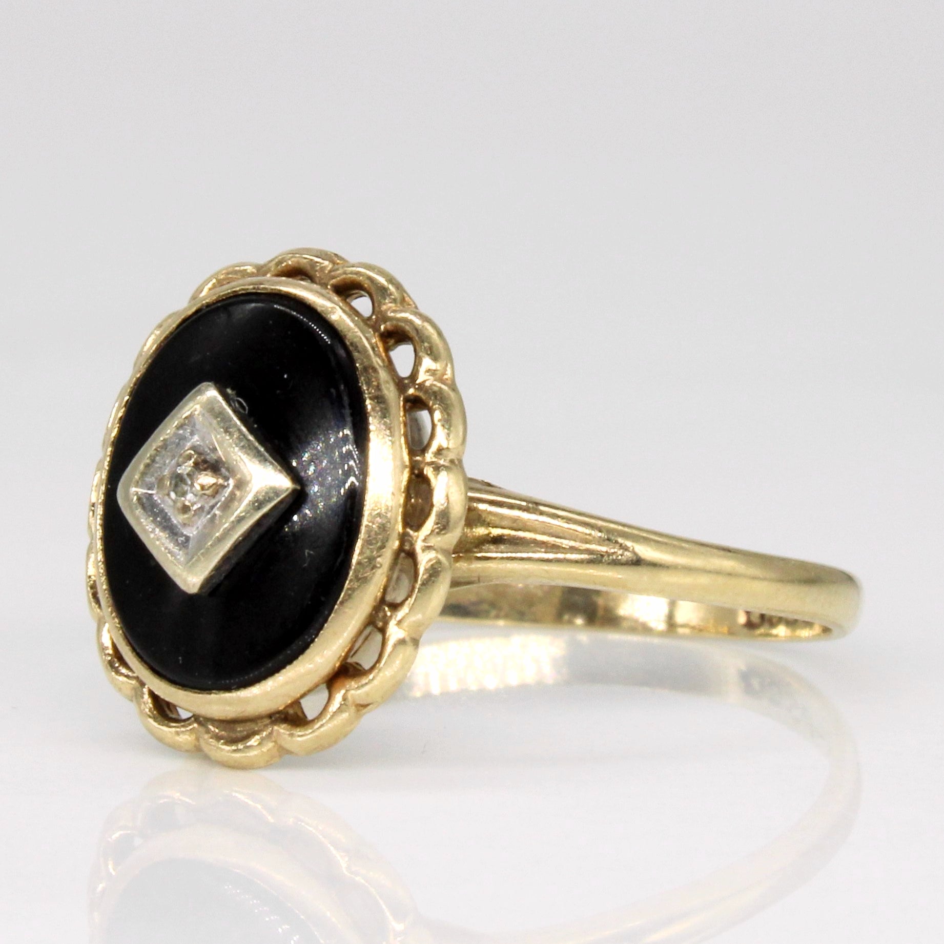 Black Onyx & Diamond Ring | 1.00ct, 0.01ct | SZ 6 |