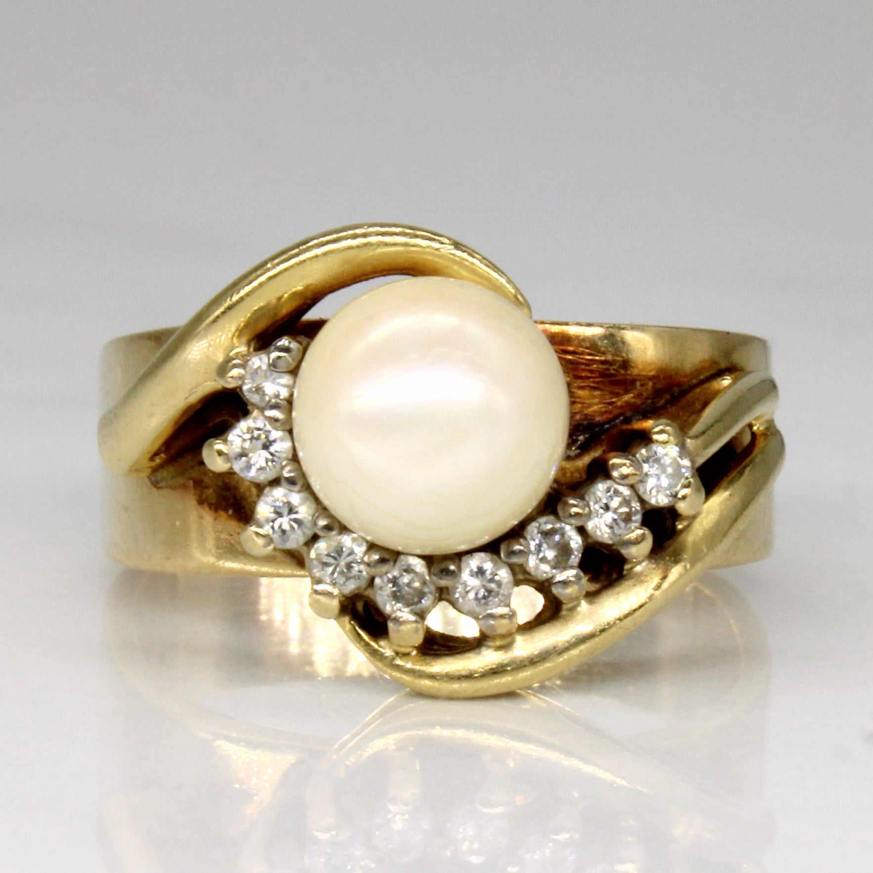 Diamond & Pearl Cocktail Ring | 0.14ctw | SZ 5.75 |