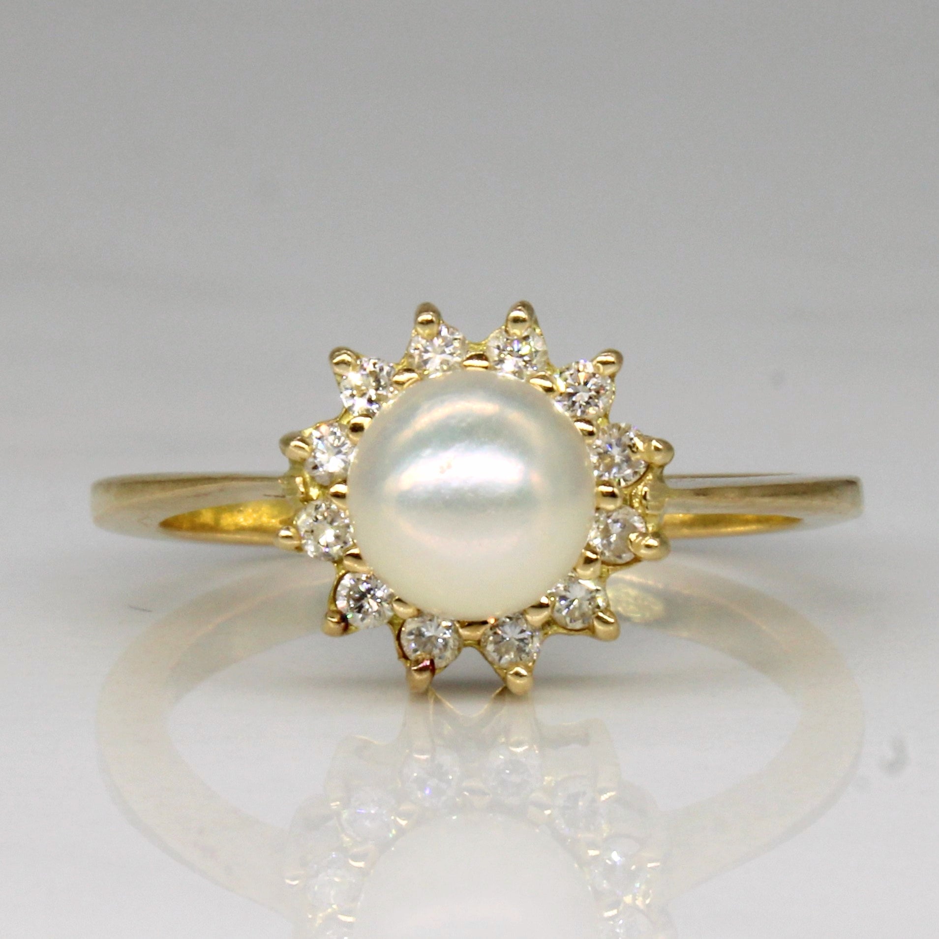 Pearl & Diamond Ring | 0.12ctw | SZ 7.25 |
