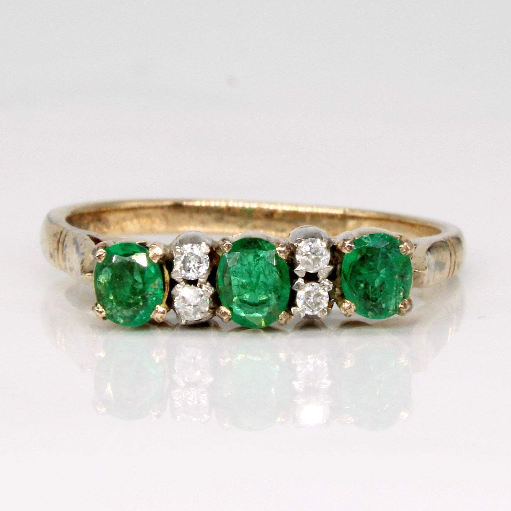 Emerald & Diamond Ring | 0.26ctw, 0.04ctw | SZ 6.5 |