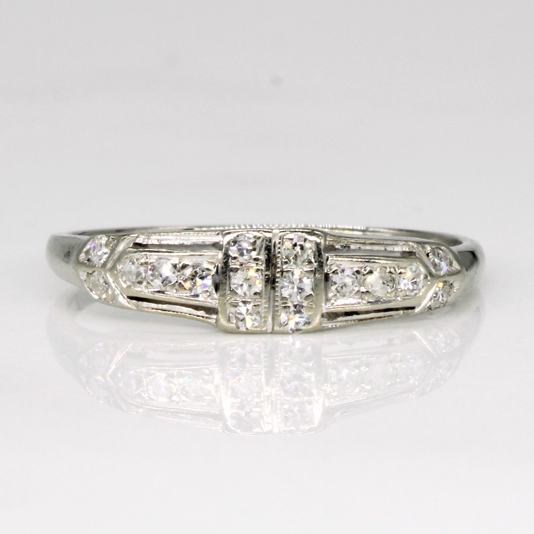 Vintage 18k Diamond Ring | 0.13ctw | SZ 6.75 |