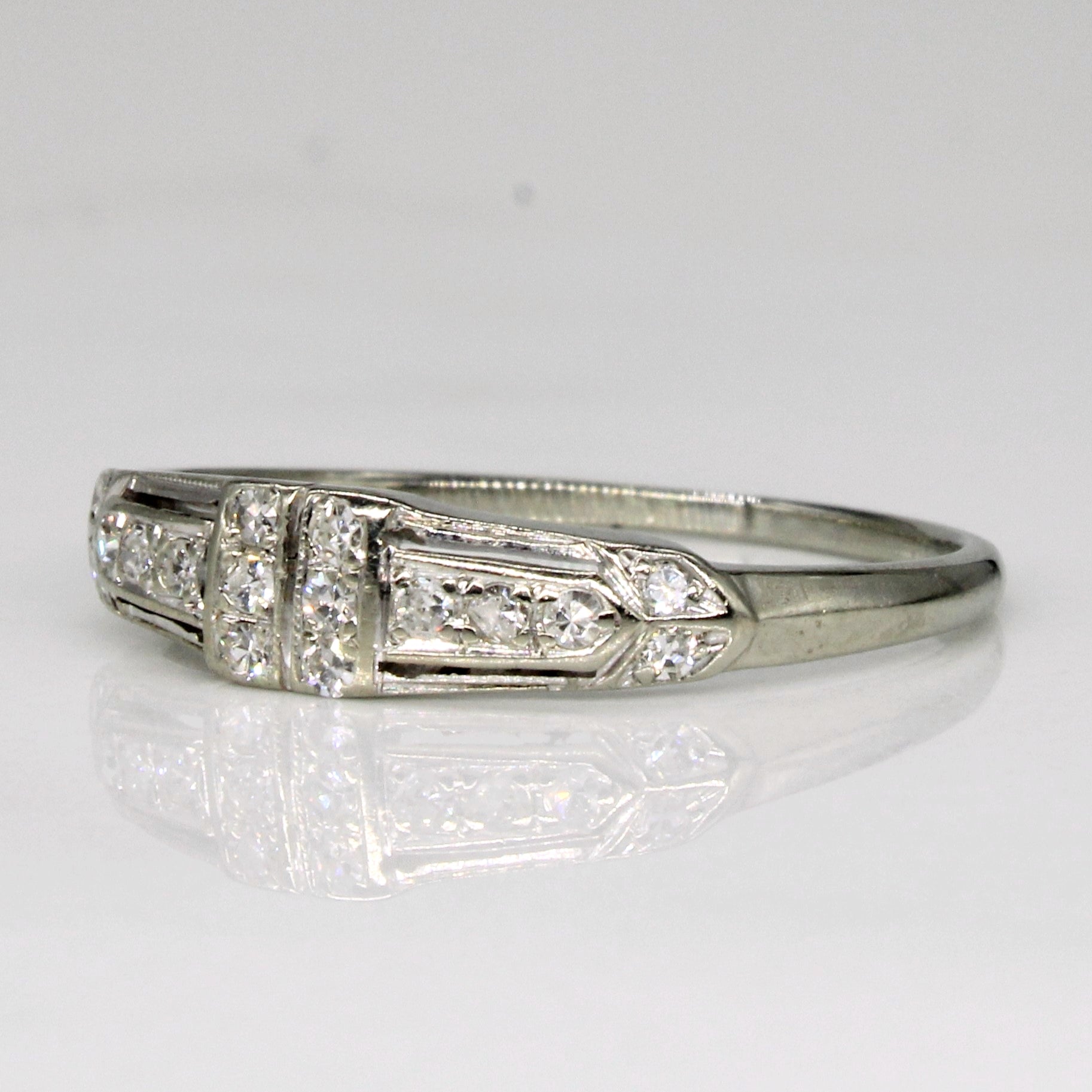 Vintage 18k Diamond Ring | 0.13ctw | SZ 6.75 |