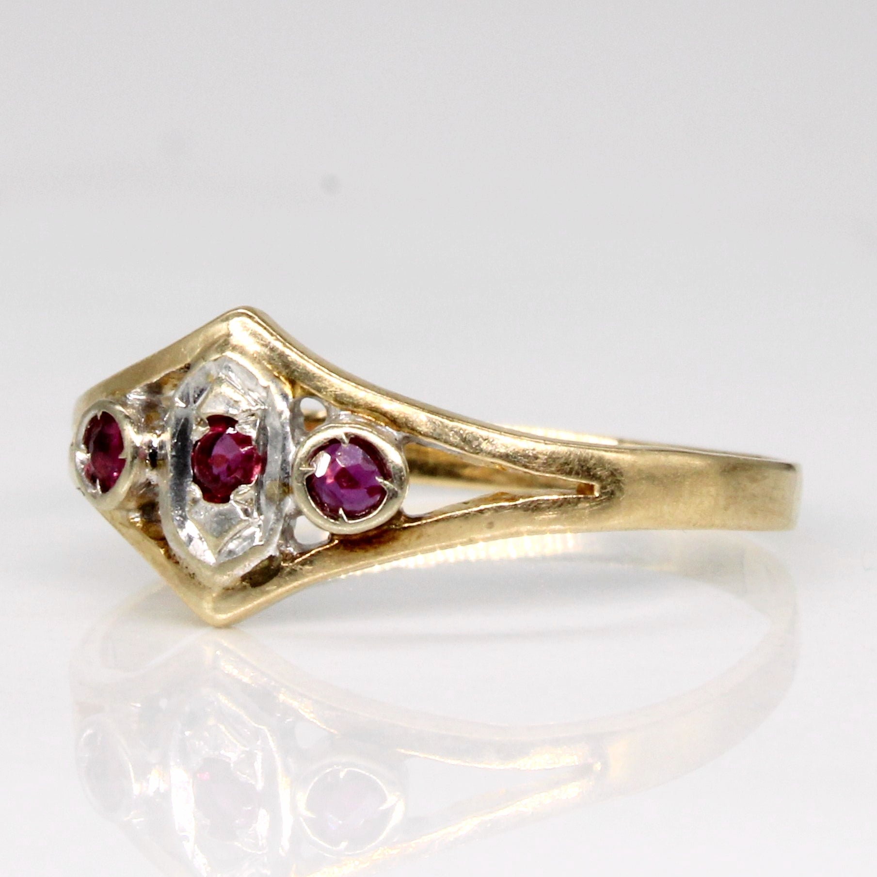 Bague vintage en rubis naturel et synthétique | 0,09 ct | Taille 7,5 | 