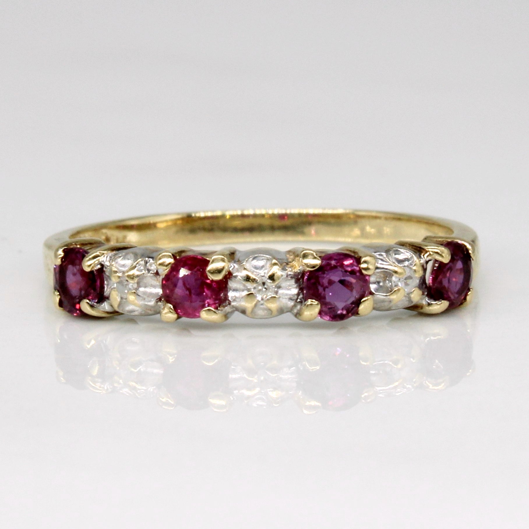 Bague rubis et diamants | 0,36 ct, 0,01 ct | Taille 5,75 | 