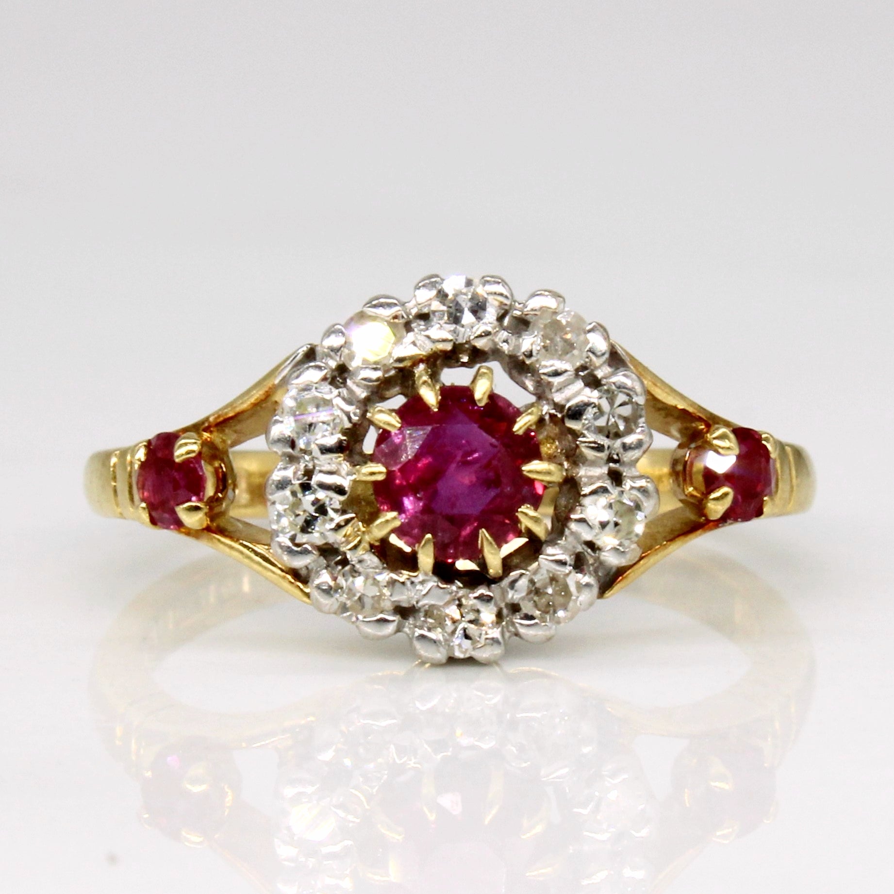 Bague rubis et diamants | 0,44 ct, 0,10 ct | Taille 5,25 | 