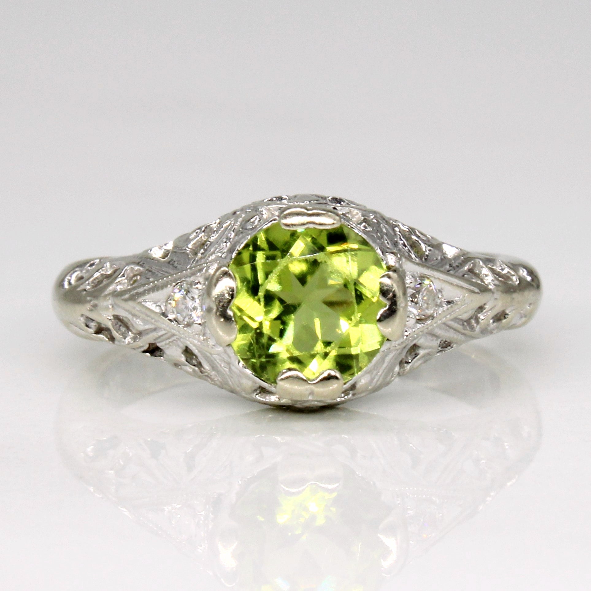 Peridot & Diamond Ring | 1.00ct, 0.03ctw | SZ 5 |