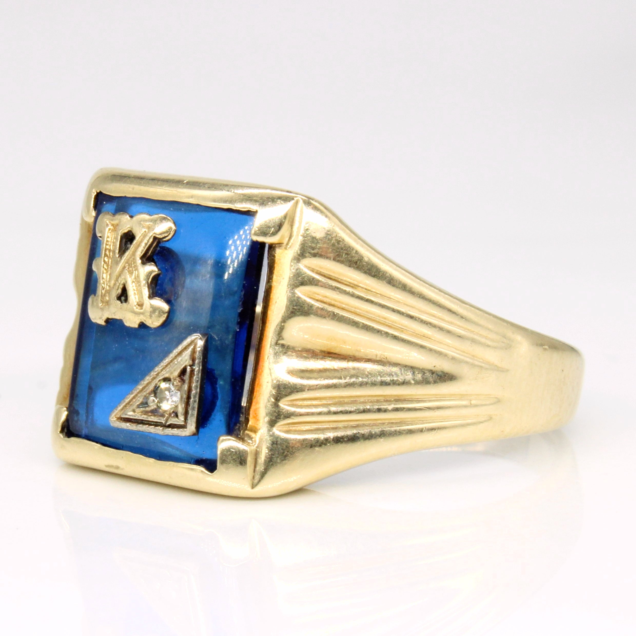 Bague initiale « K » en spinelle synthétique et diamant | 3,00 ct, 0,01 ct | Taille 10 | 