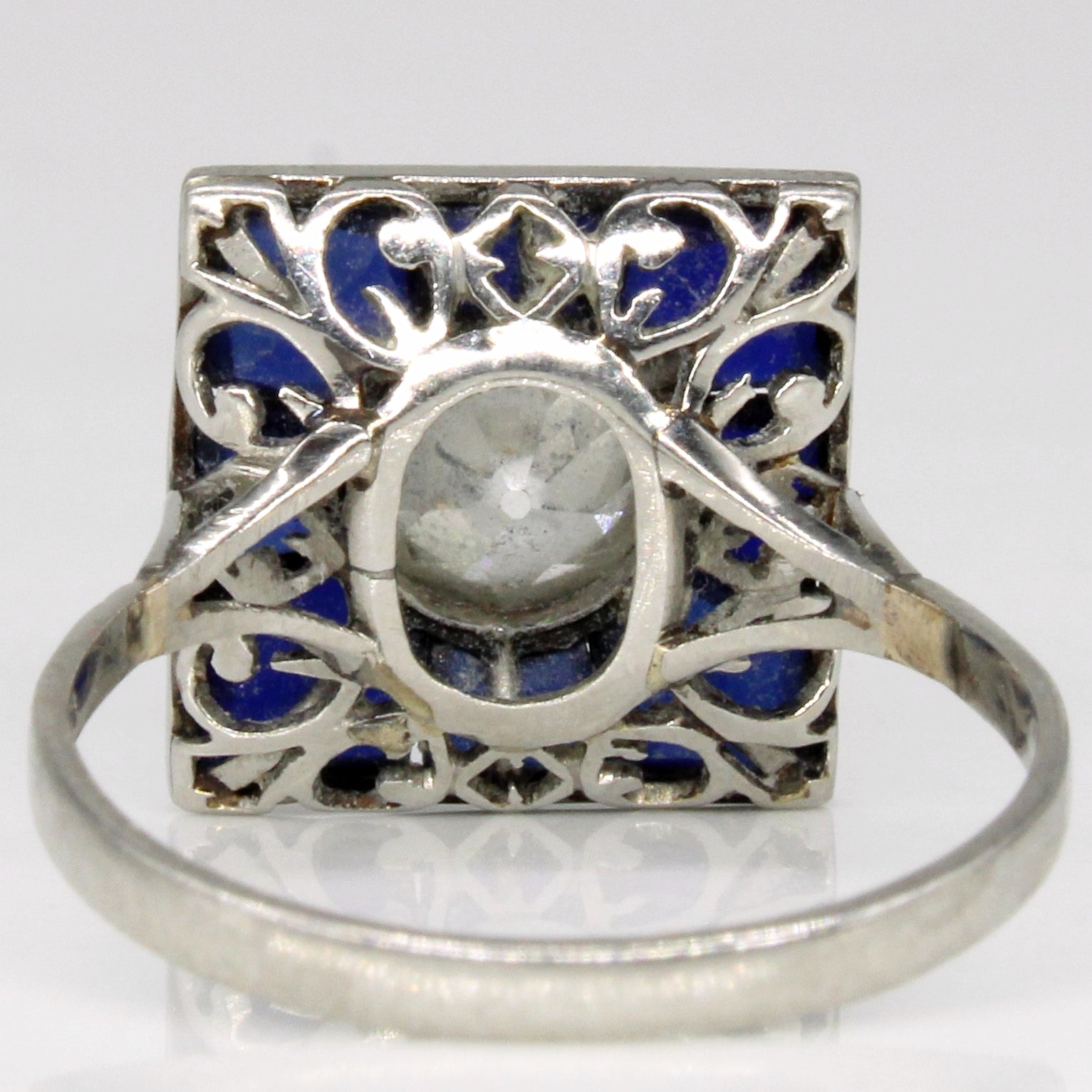 Bague Art Déco en platine avec diamant taille ancienne européenne et saphir synthétique | 2,50 ct au total, 0,98 ct | Taille 6 | 