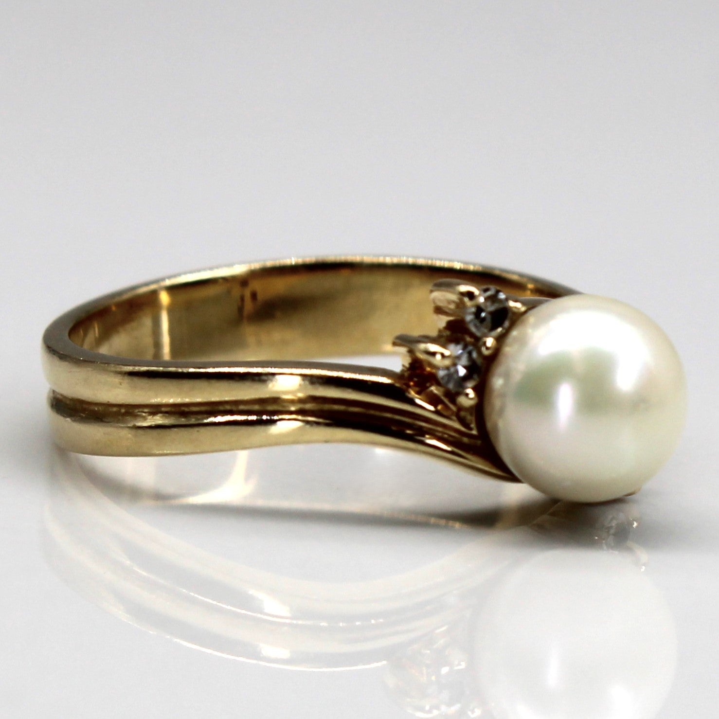Bypass Pearl & Diamond Ring | 0.04ctw | SZ 6 |