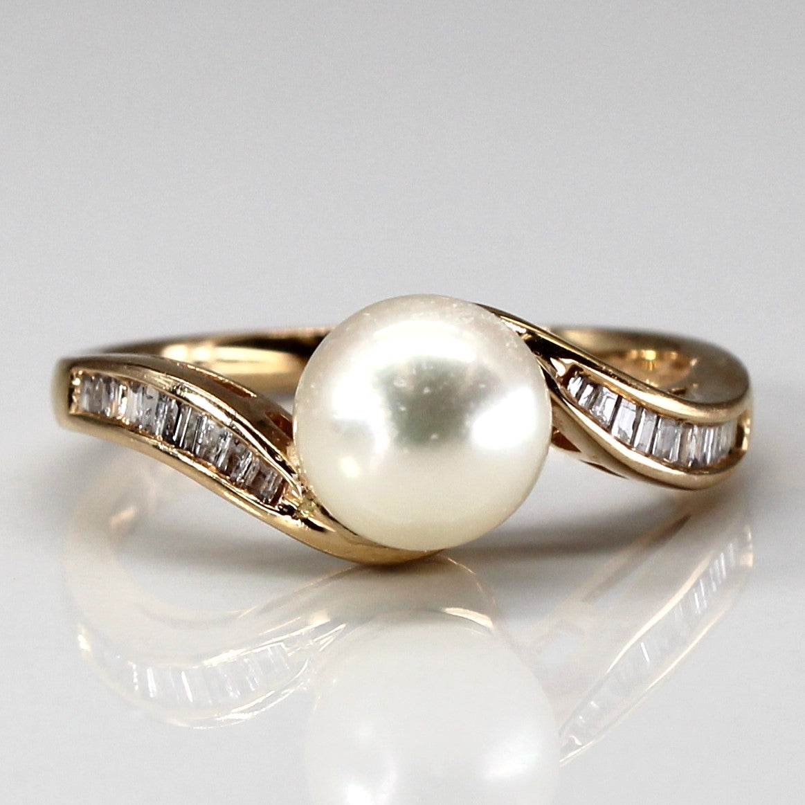 Bypass Pearl & Diamond Ring | 0.17ctw | SZ 6 |