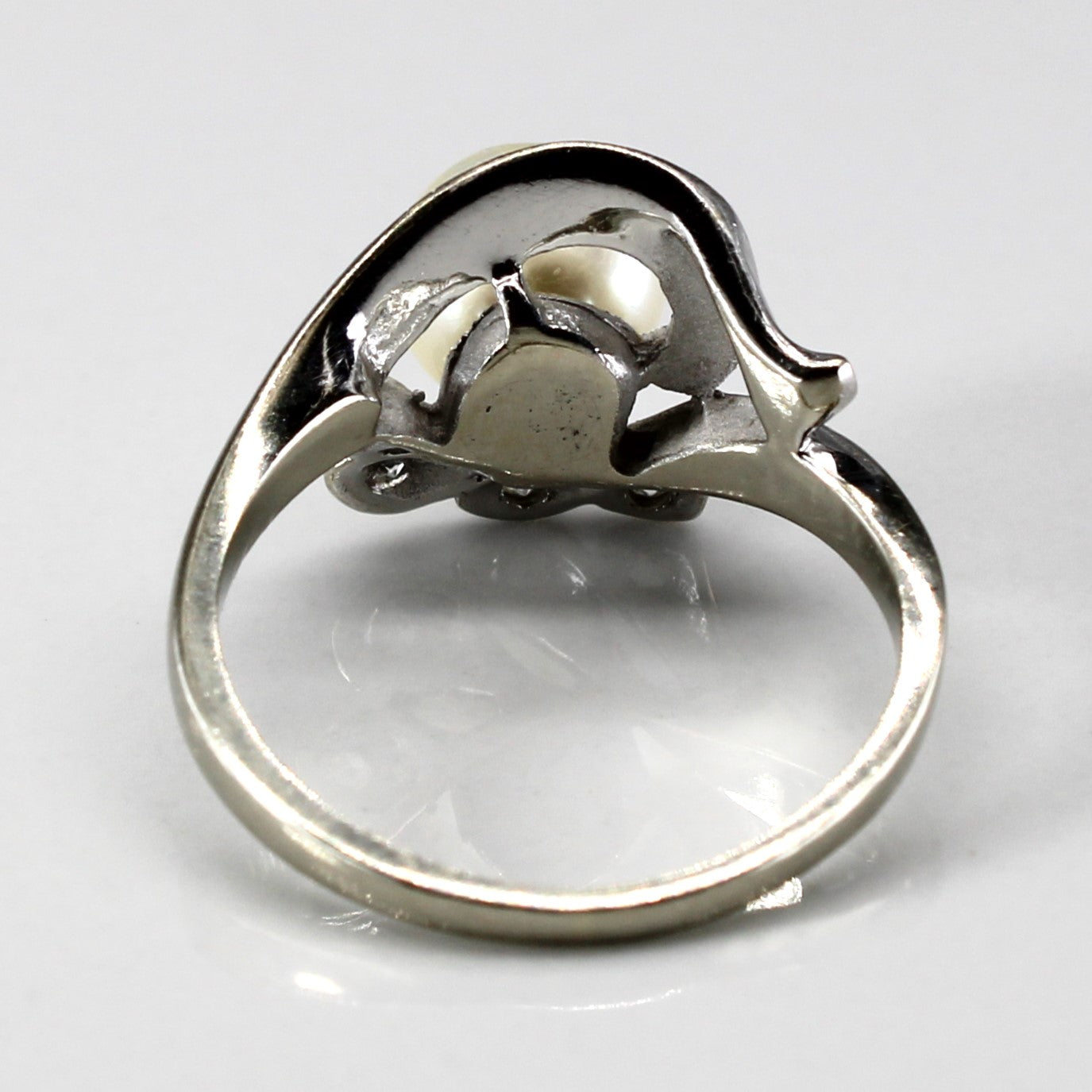 Pearl & Diamond Cocktail Ring | 0.04ctw | SZ 5.25 |