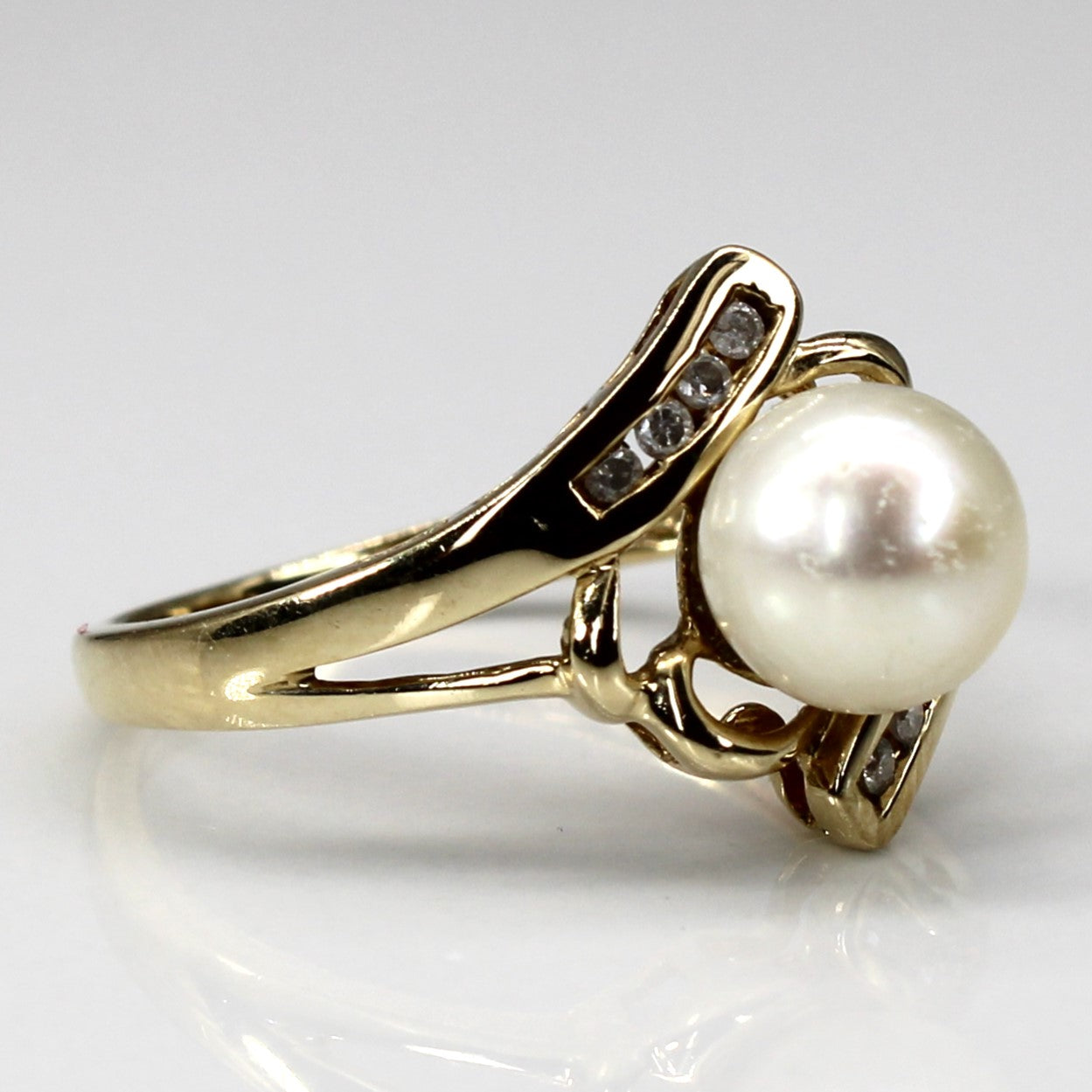 Bypass Pearl & Diamond Ring | 0.06ctw | SZ 7 |