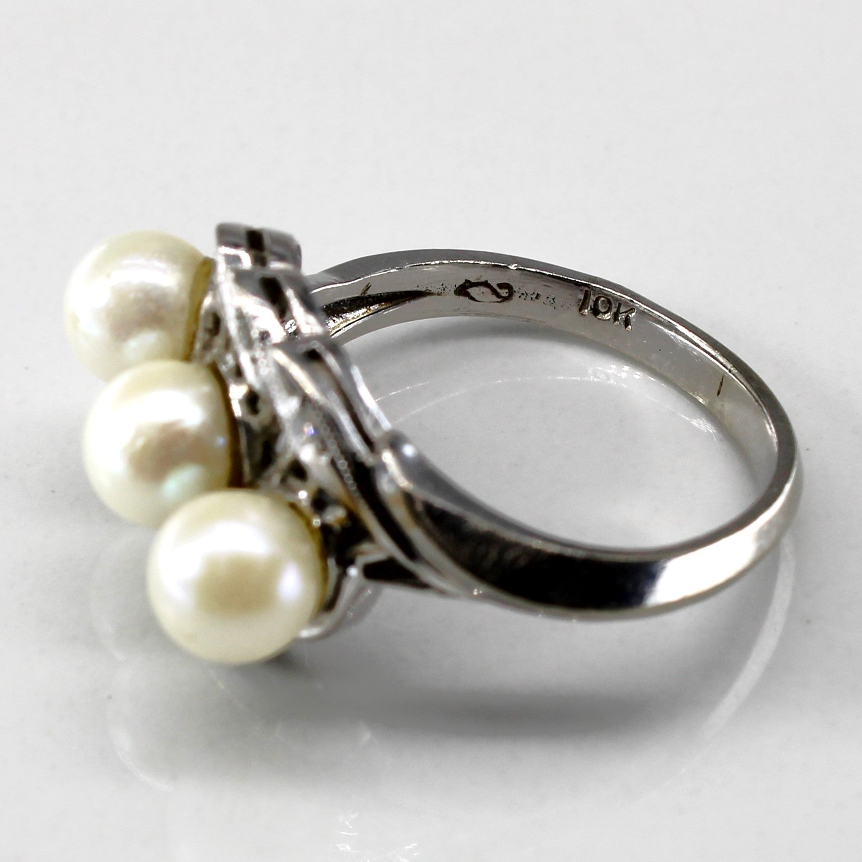 Three Stone Pearl & Diamond Ring | 0.04ctw | SZ 5.5 |