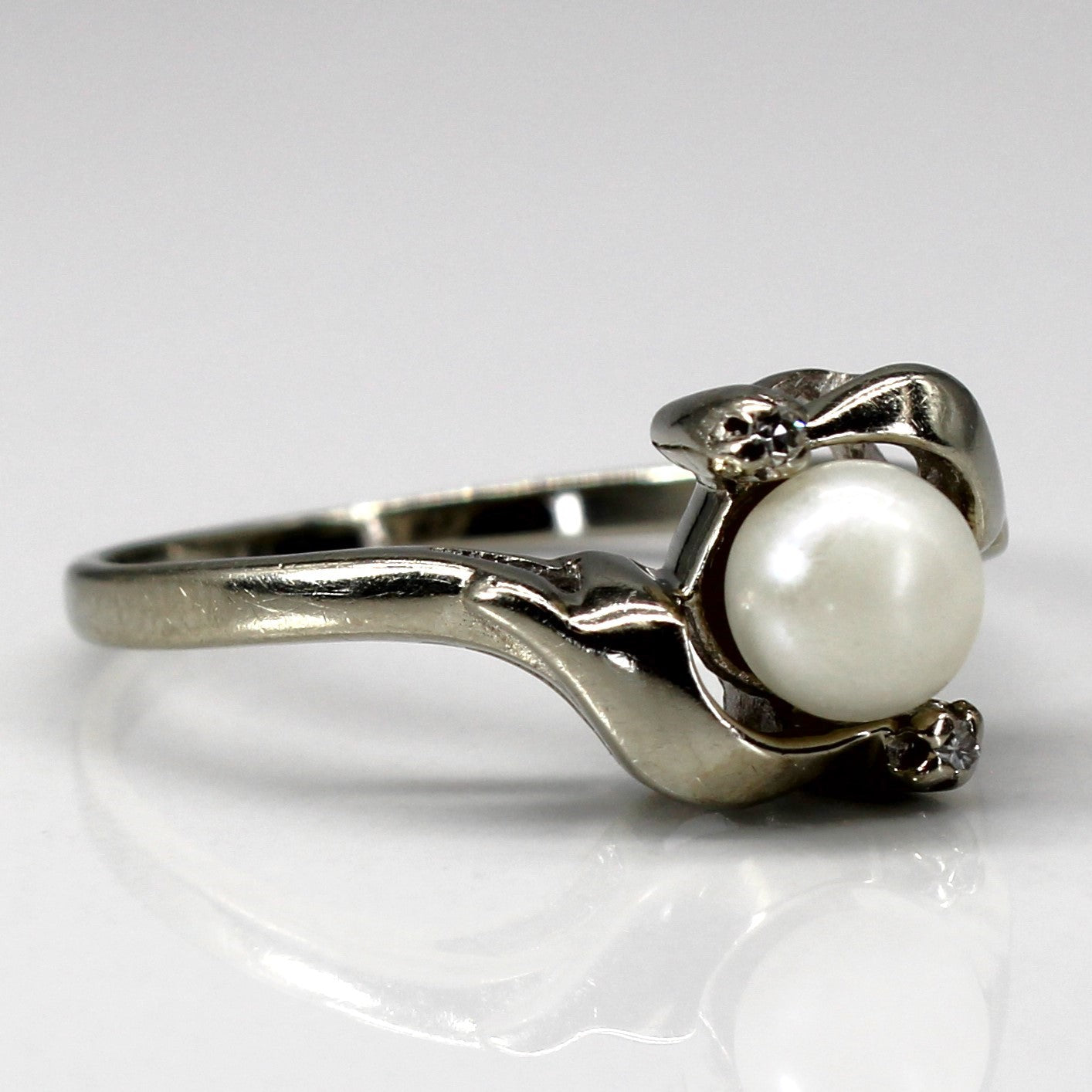 Bypass Pearl & Diamond Ring | 0.01ctw | SZ 7.75 |