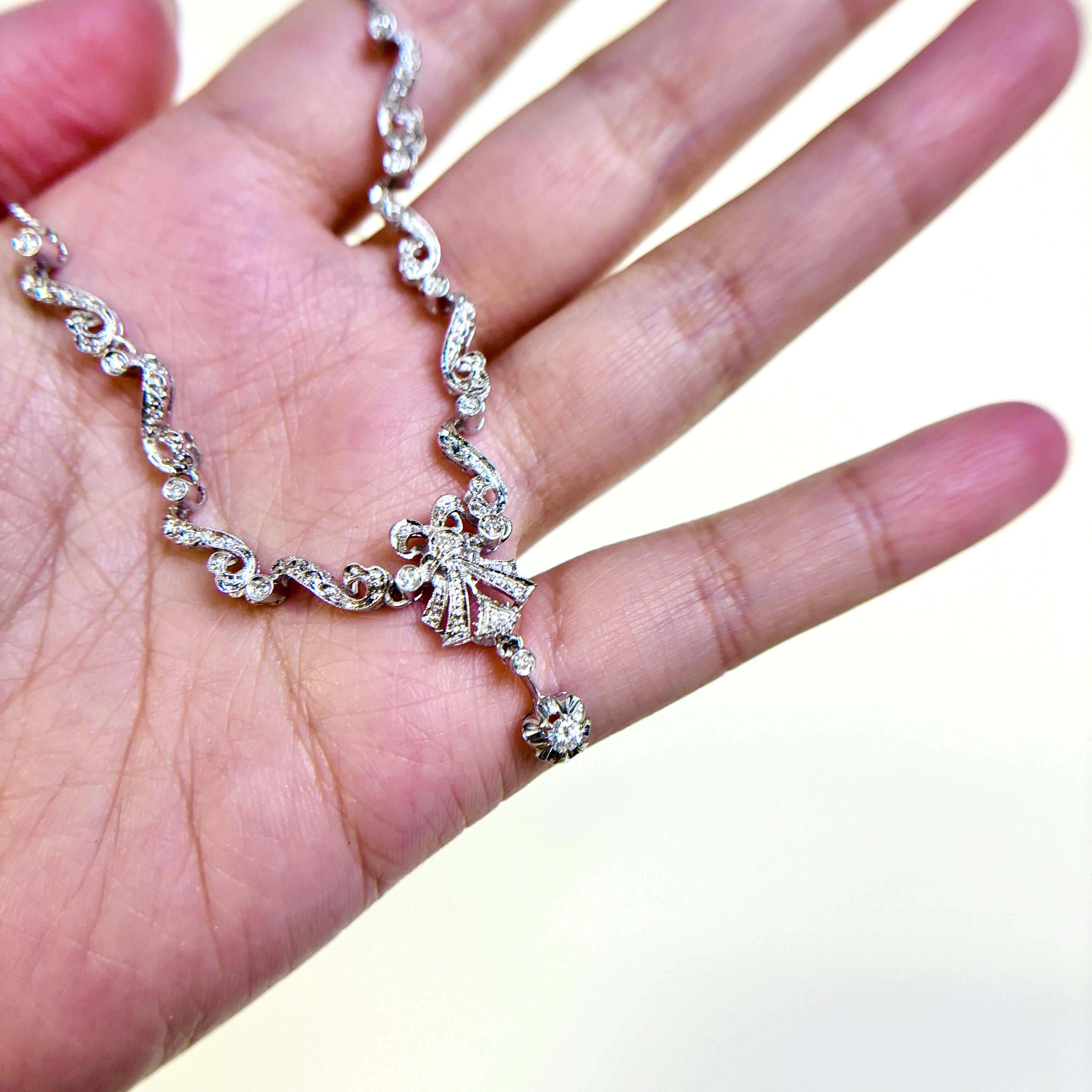 Collier en or blanc 18 carats et diamants | 0,25 ct au total | 43,8 cm 