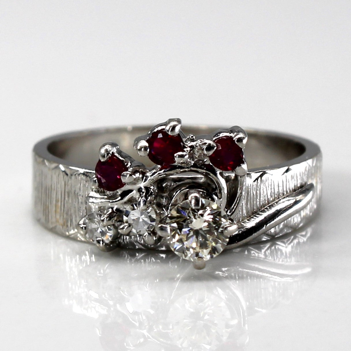 Diamond & Ruby Cocktail Ring | 0.24ctw | 0.12ctw | SZ 5.5 |